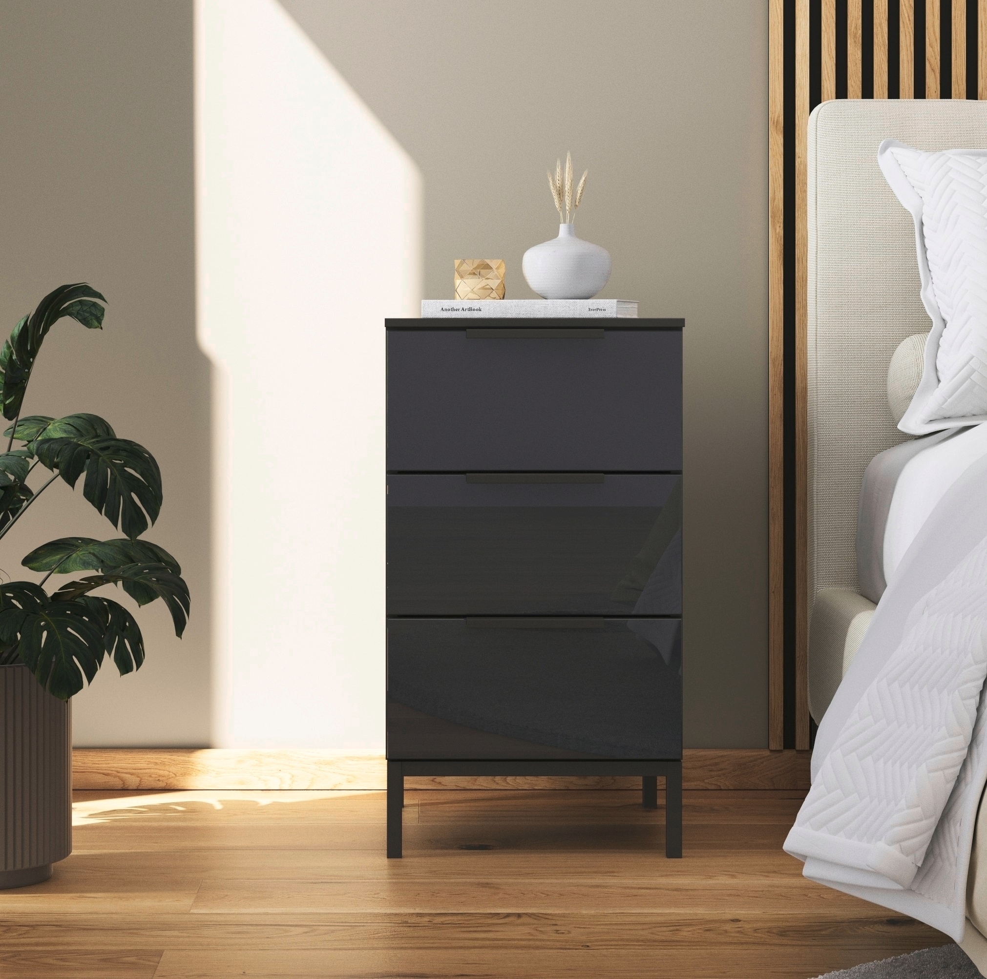 rauch Nachtkommode »Nachttisch Nachtschrank Nachtkonsole FLIPP mit Glasfront«, (Breite 40 cm), mit 3 Schubladen und Soft-Close-Funktion sowie Glasfront
