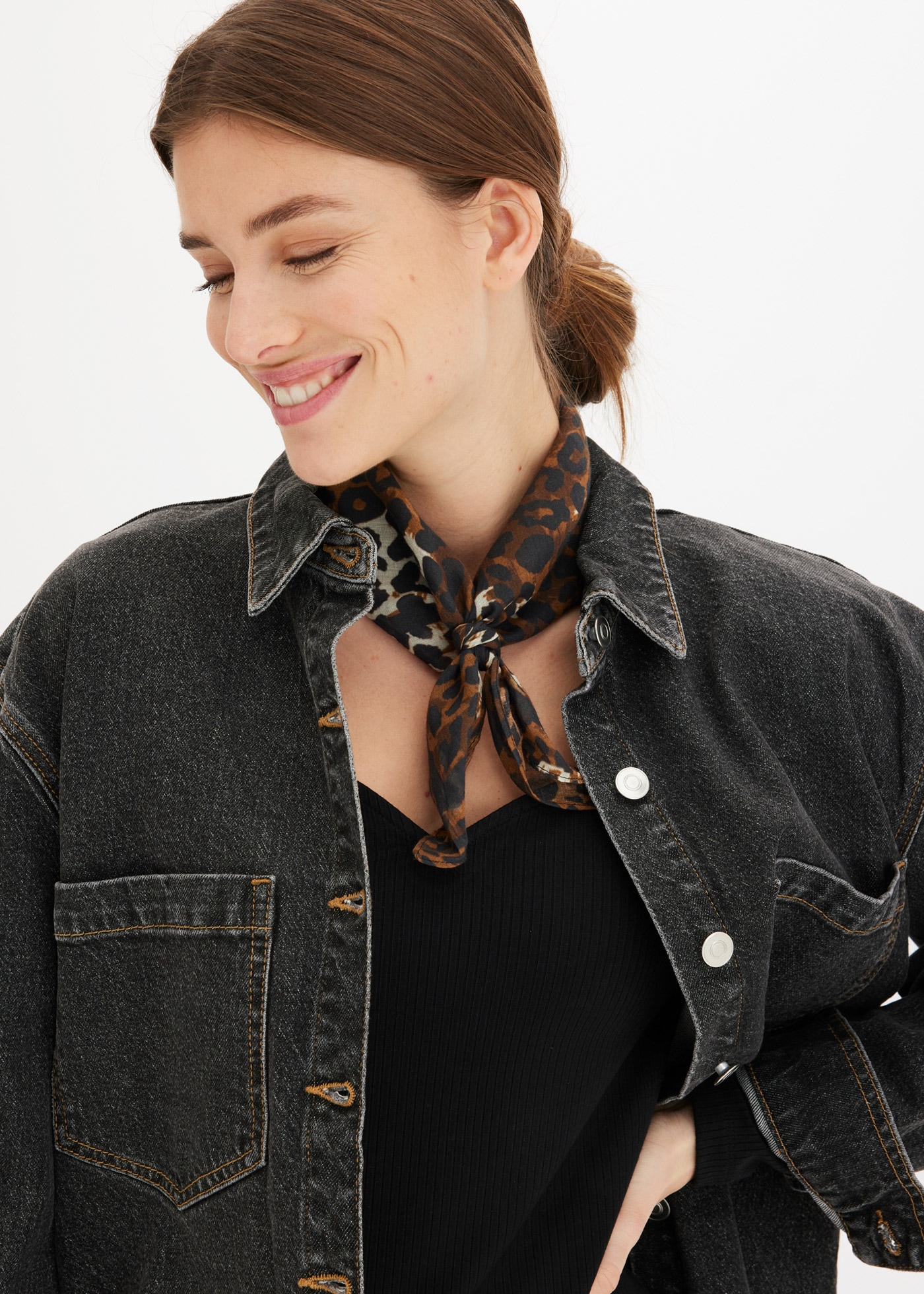 bonprix Nickituch aus Baumwolle, mit Leo-Alloverprint, leichtes Webmaterial