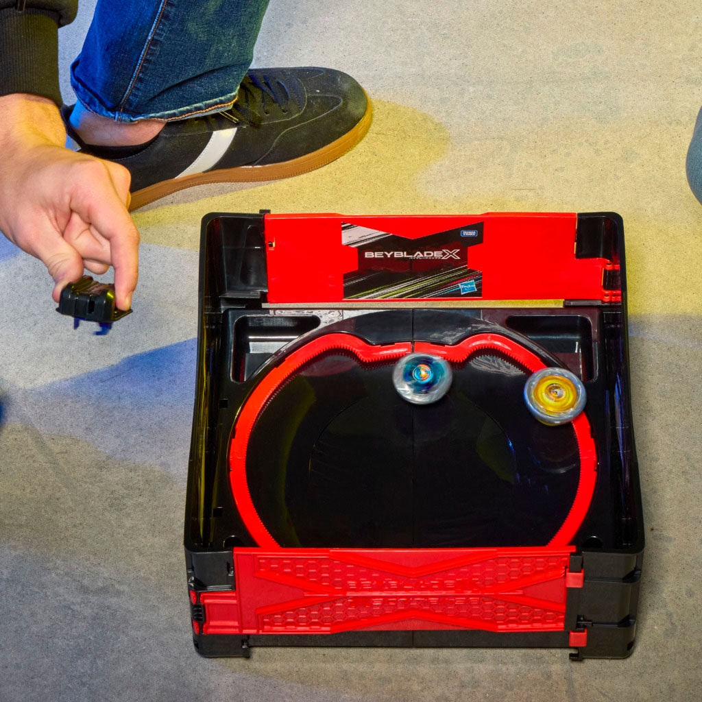 Hasbro Speed-Kreisel »Beyblade X Clash and Carry Beystadium-Arena«, (1 tlg.), mit Griff zum Mitnehmen