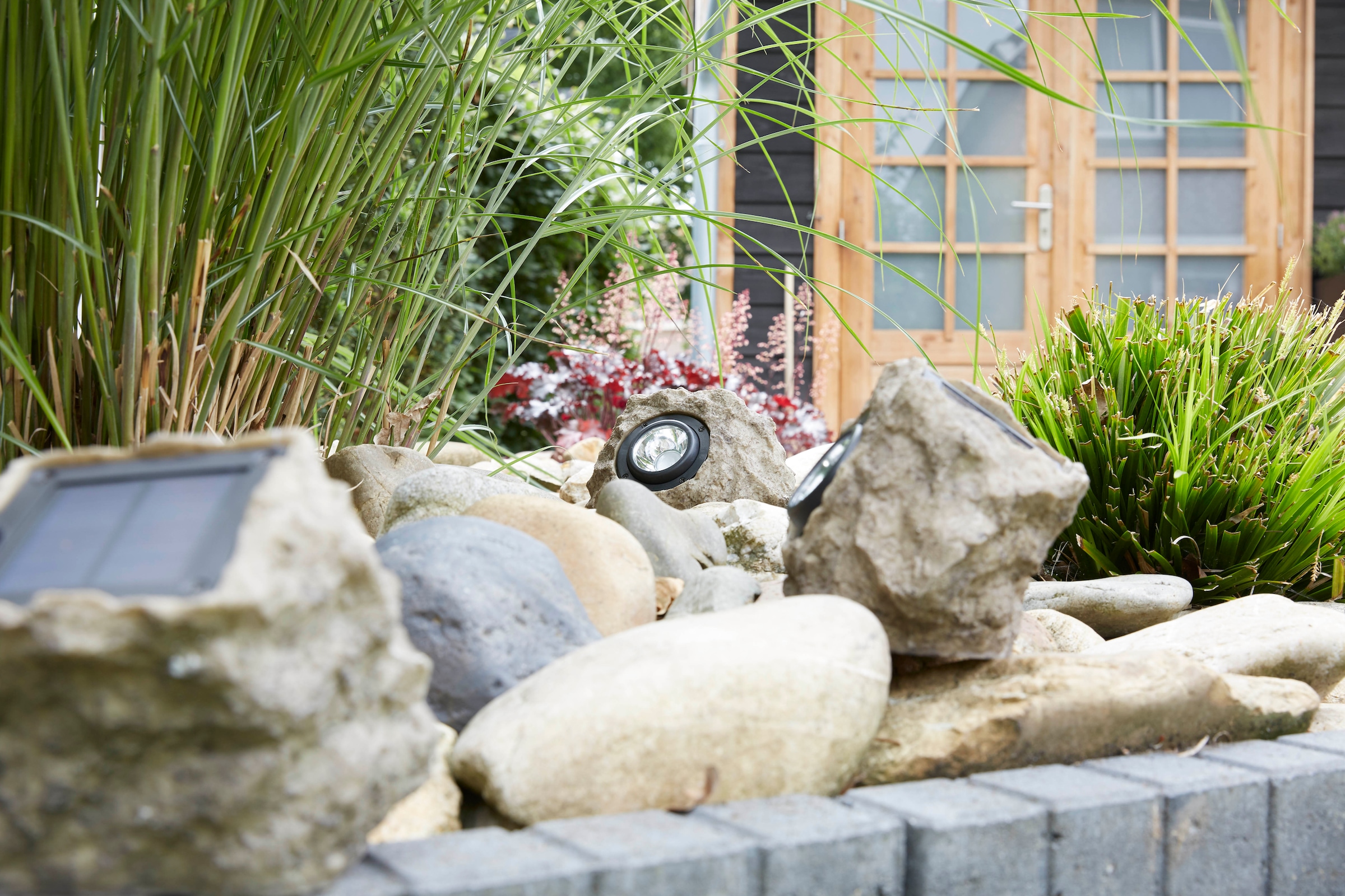 LUXFORM Gartenleuchte »Luxform Solar Nebraska« LED-Modul 1 Stk. Warmweiß LED-Felsenlampe, warmweiß, aus Polyresin, IP44