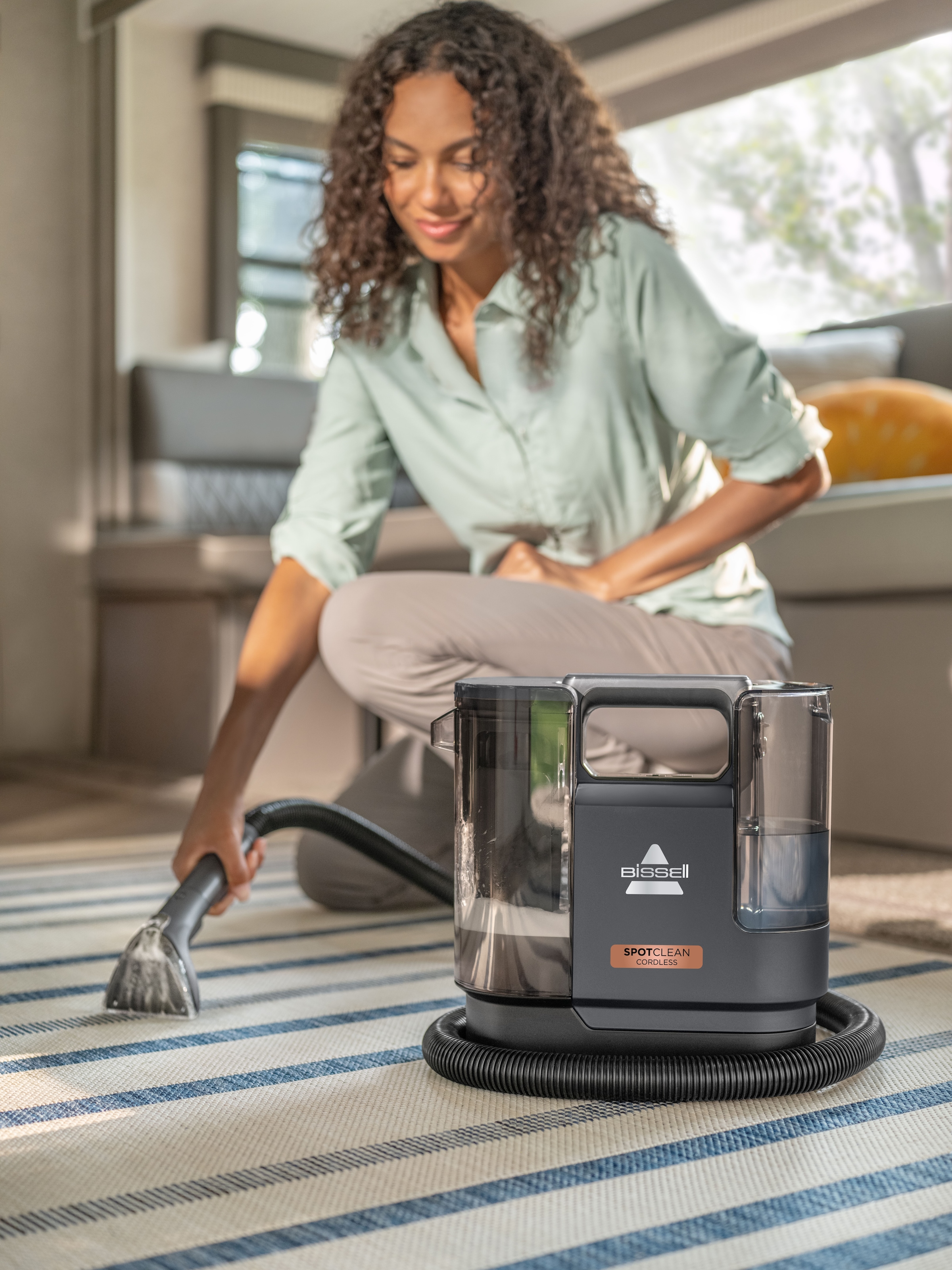 Bissell Wasch-Sauger »3681N SpotClean Cordless, leicht, klein, kabellos, Dual-Tank«, 12kPa, reinigt Flecken auf Teppich, Polster, Autositz & Gartenmöbel