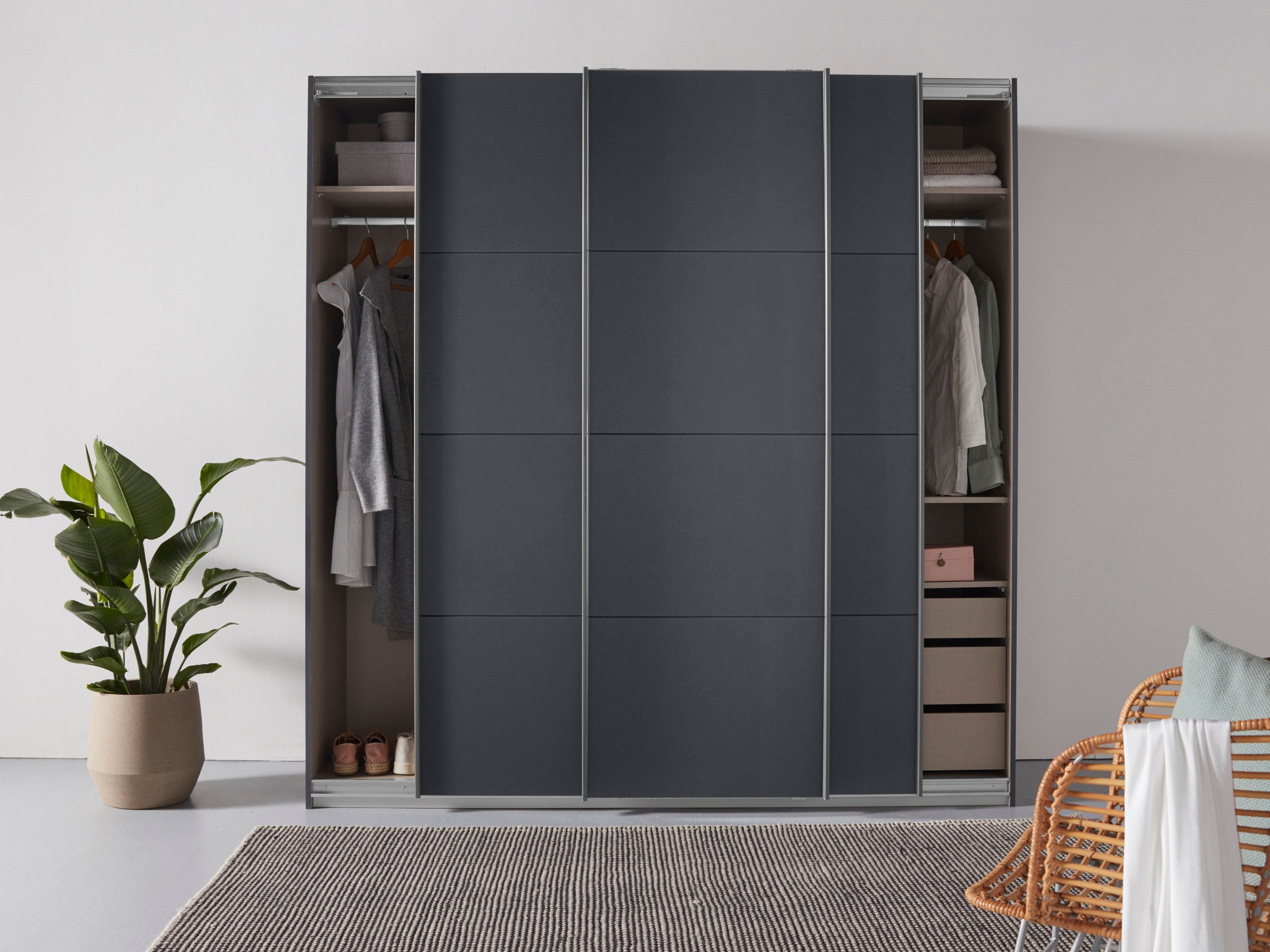 rauch Schwebetürenschrank »Kleiderschrank Schrank Garderobe TOPSELLER OTELI inkl. Inneneinteilung«, mit 3 Innenschubladen sowie zusätzlichen Einlegeböden MADE IN GERMANY
