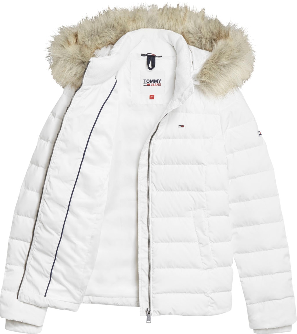 Tommy Jeans Daunenjacke »BASIC HOODED DOWN JACKET«, mit Kapuze, mit Fellimitat an der Kapuze & Tommy Jeans Logo-Flag