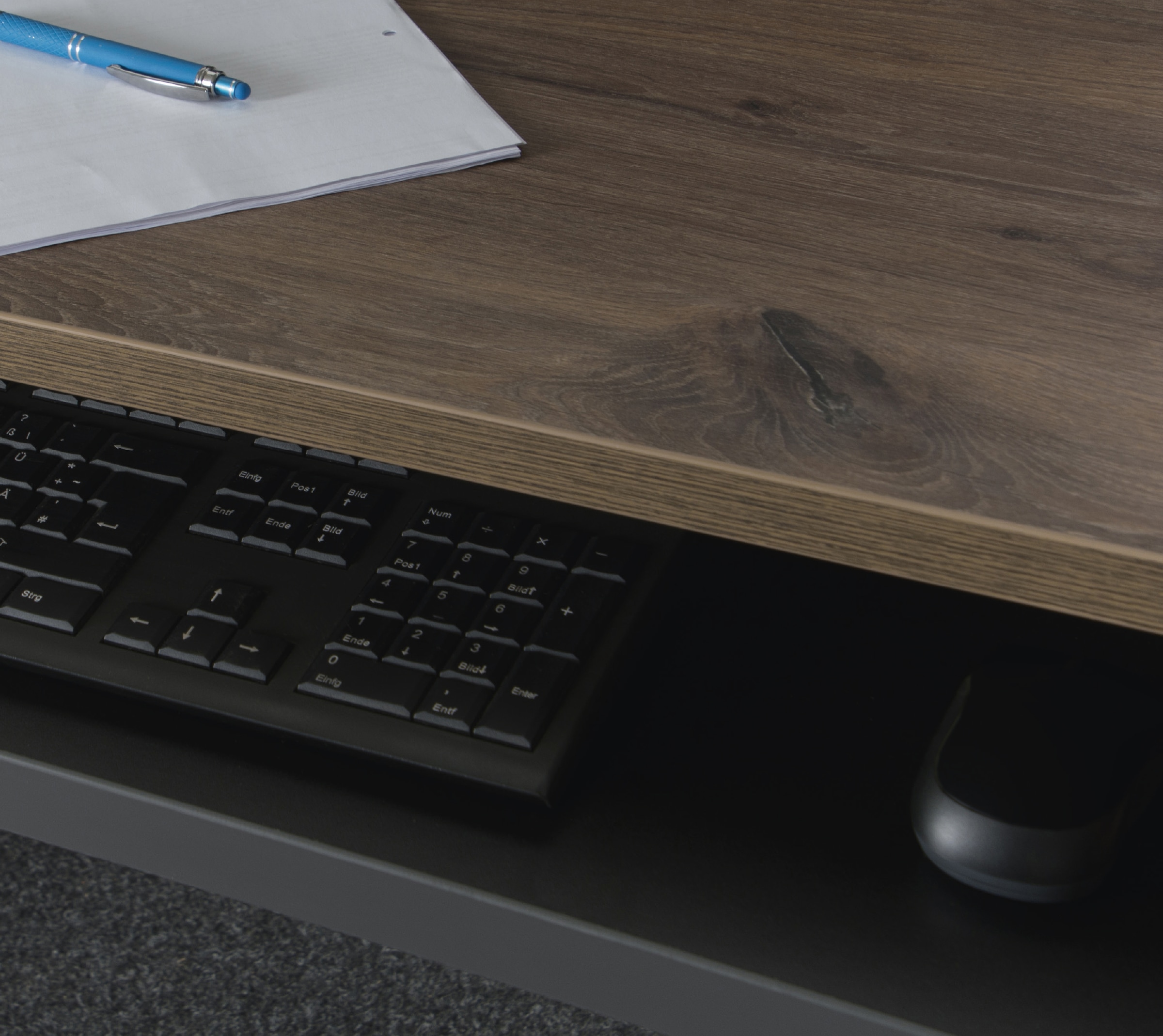 VOGL Möbelfabrik Schreibtisch »Barrie mit 2-farbigem Tastaturauszug«, in 2 Breiten, 2,5 cm Tischplattenstärke, Made in Germany