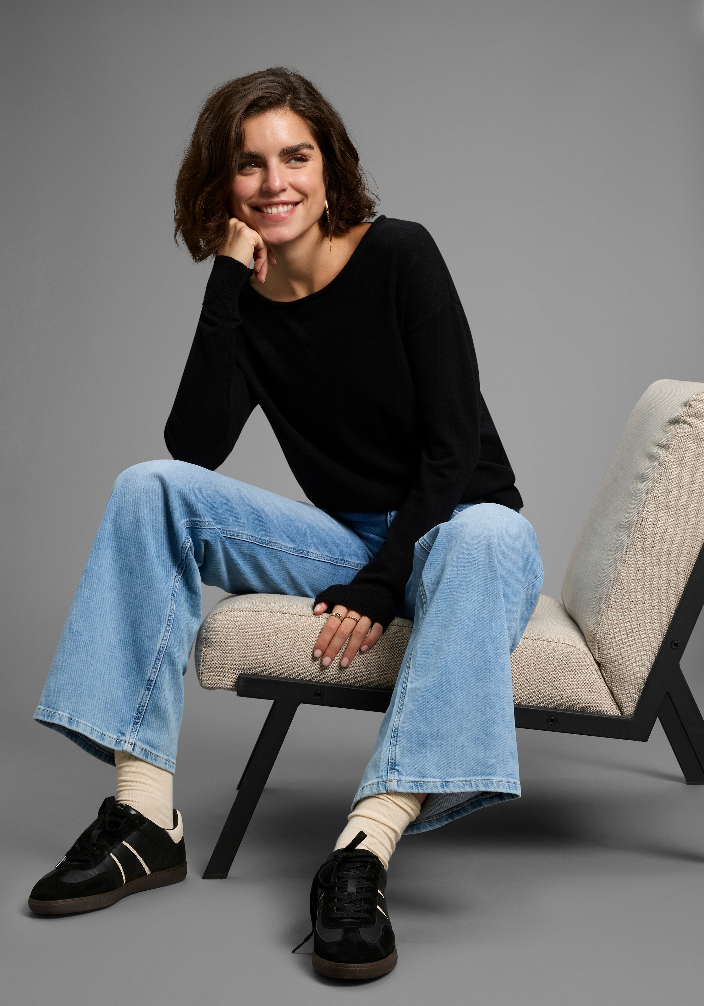 Laura Scott Strickpullover softer Übergangsstrick mit femininen Schnürdetails