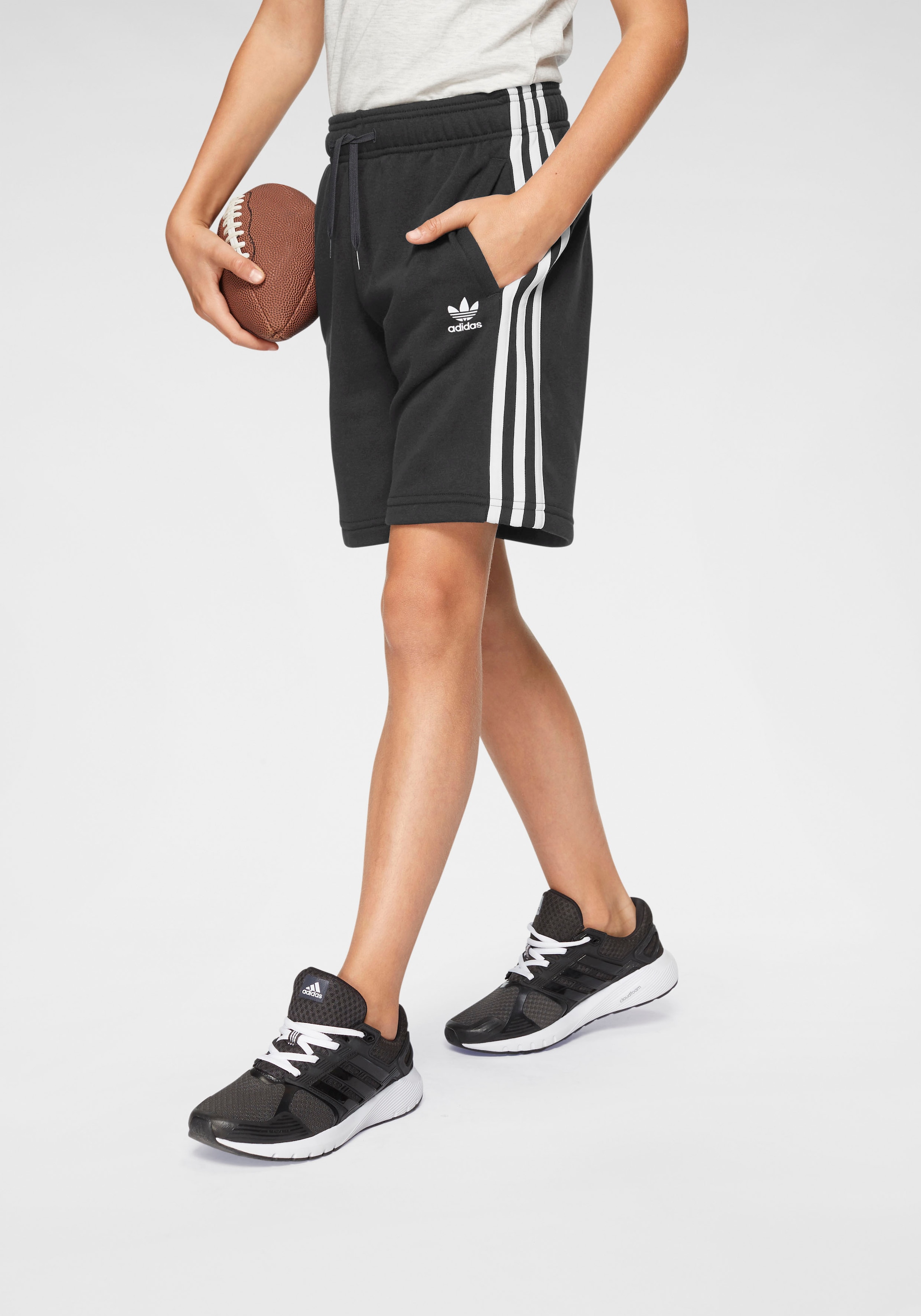 adidas Originals Shorts »ADICOLOR« bei ♕