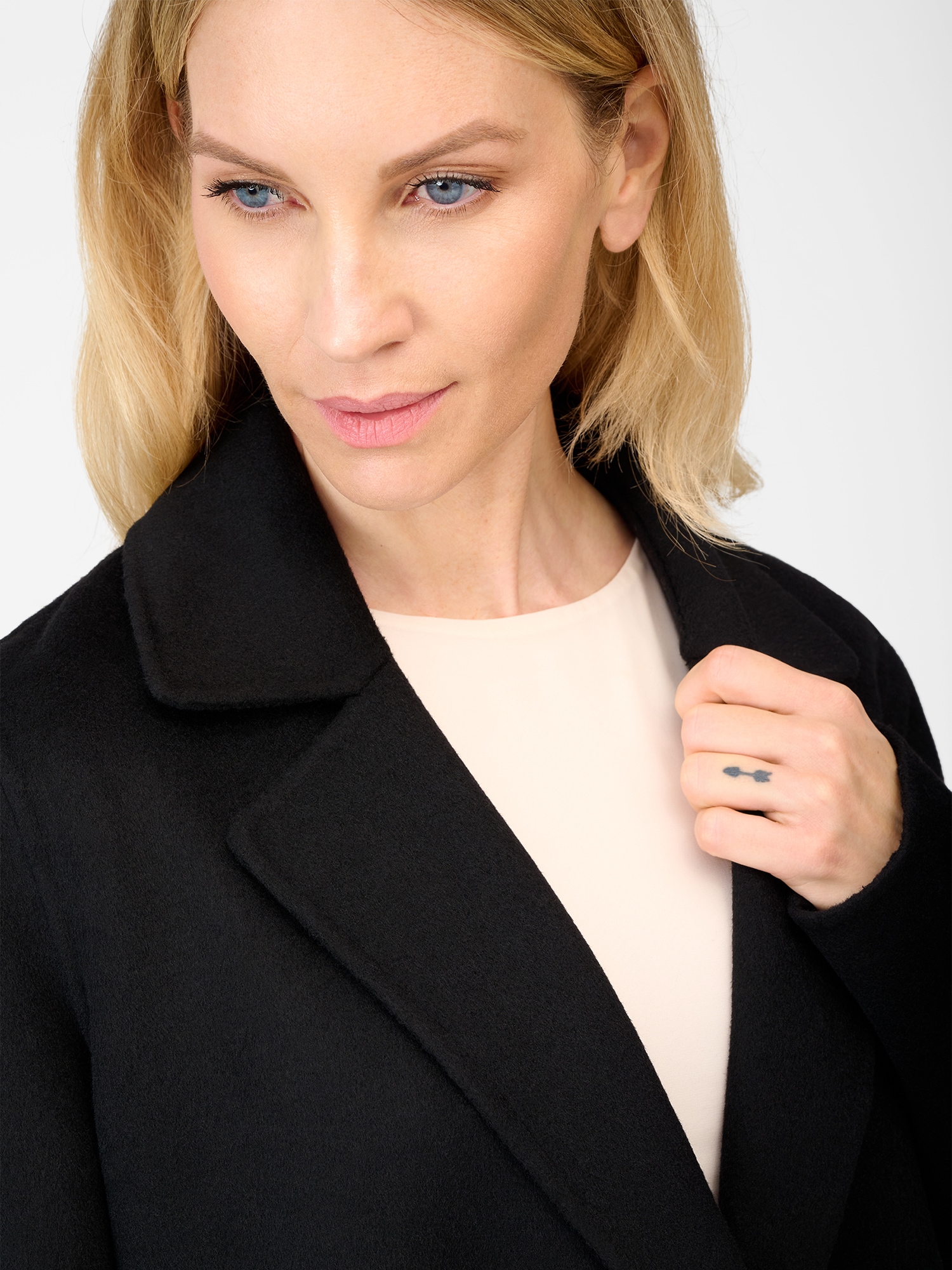 RICANO Wollmantel »Wollmantel Clara« Handgefertigt, aus feinster Double-Face Wool
