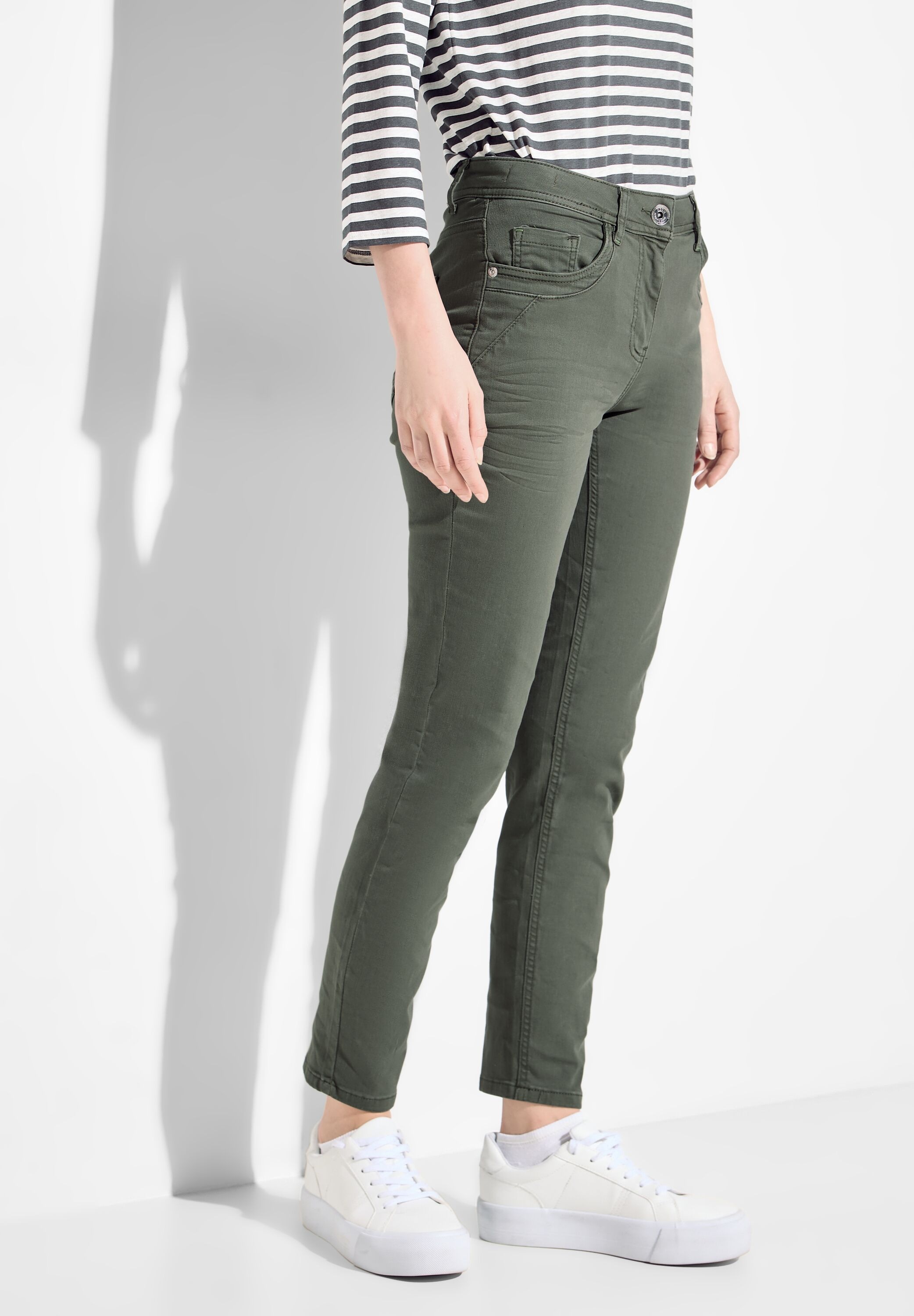 Slim-fit-Jeans, im Fünf-Pocket-Stil