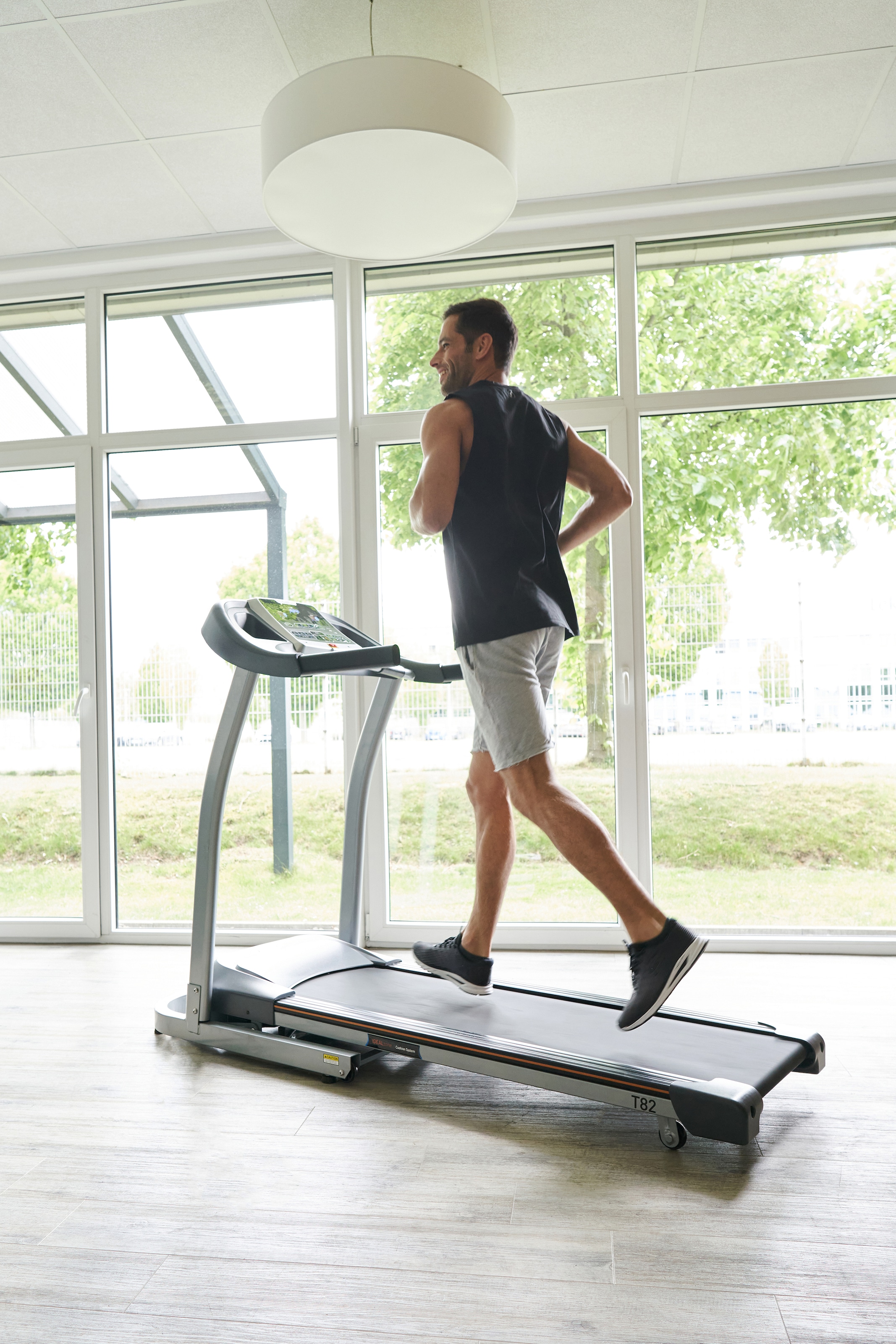 Horizon Fitness Laufband »T82«, (Energiesparmodus, Audio In/Out Buchsen, BMI Test), max. 15 km/h, klappbar