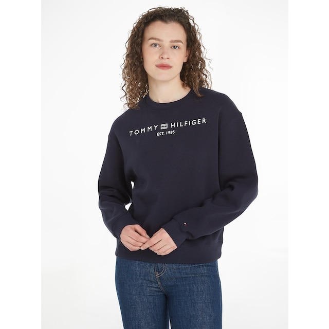 Tommy Hilfiger Sweatshirt »MDRN REG CORP LOGO C-NK SWTSHRT«, im hüftlangen  Schnitt bei ♕