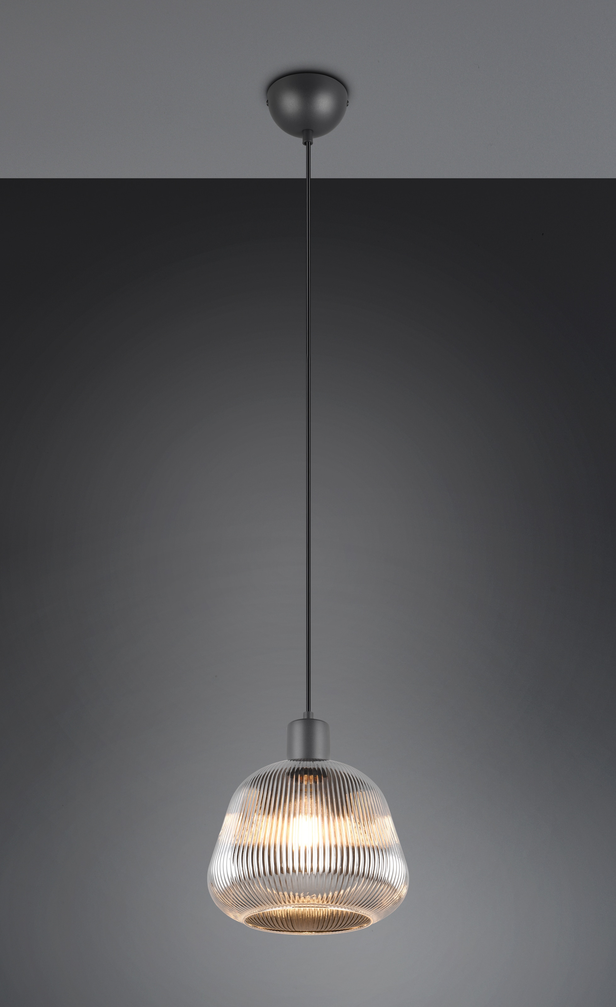 TRIO Leuchten Pendelleuchte »TARIFA, 1-flammige Hängeleuchte exkl 1xE27 max 25W, Glas Hängelampe« E27 1 Stk. warmweiß - kaltweiß höhenverstellbar max 150cm Glas in Riffeloptik und leicht verspiegelt