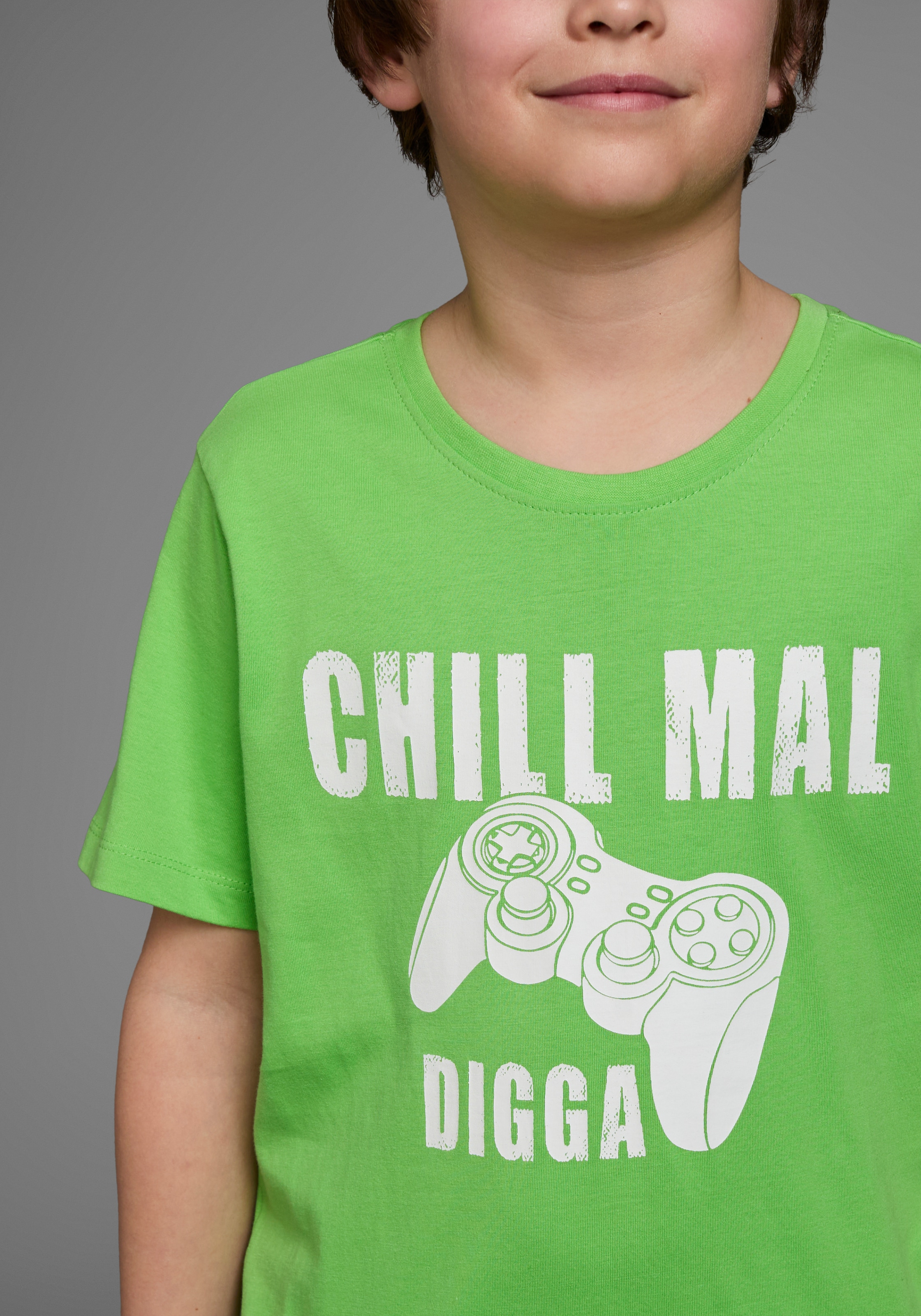 KIDSWORLD T-Shirt »Mit Spruch: CHILL MAL«, Kurzarm, Basic-Stil, mit coolen Schriftzügen, Rundhalsausschnitt