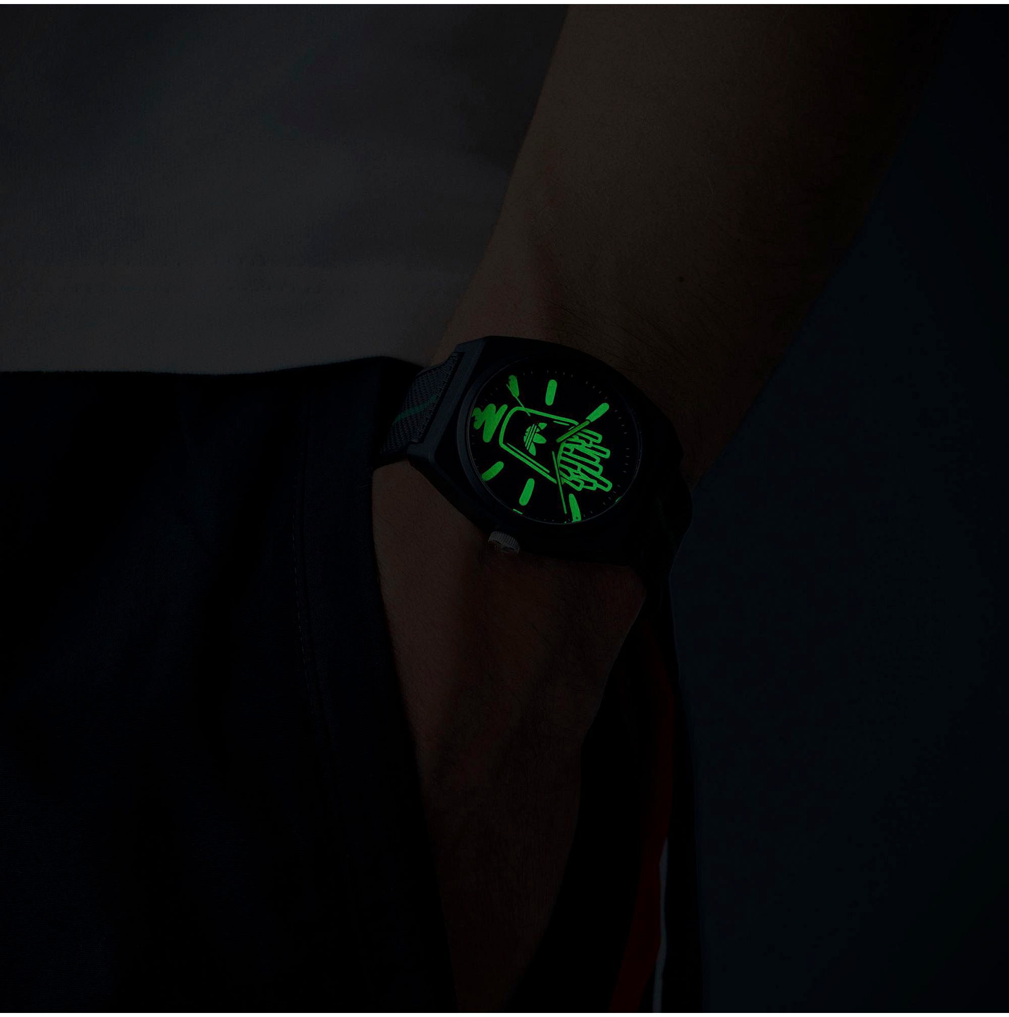 adidas Originals Quarzuhr »PROJECT TWO« Armbanduhr, Herrenuhr, Damenuhr,Resinarmband,wasserabweisend bis 5 bar