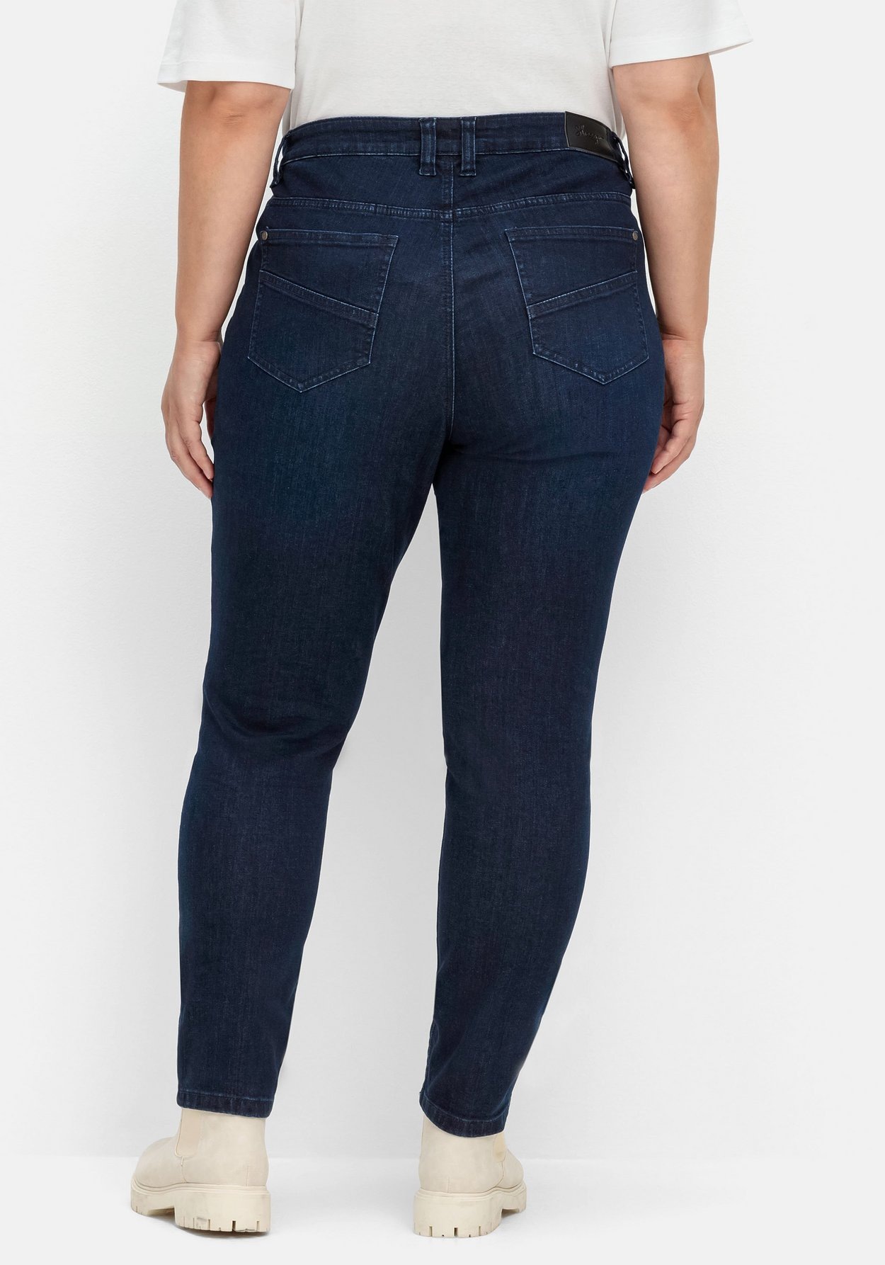 Sheego Stretch-Jeans »Schmale Jeans mit aufgesetzten Taschen«