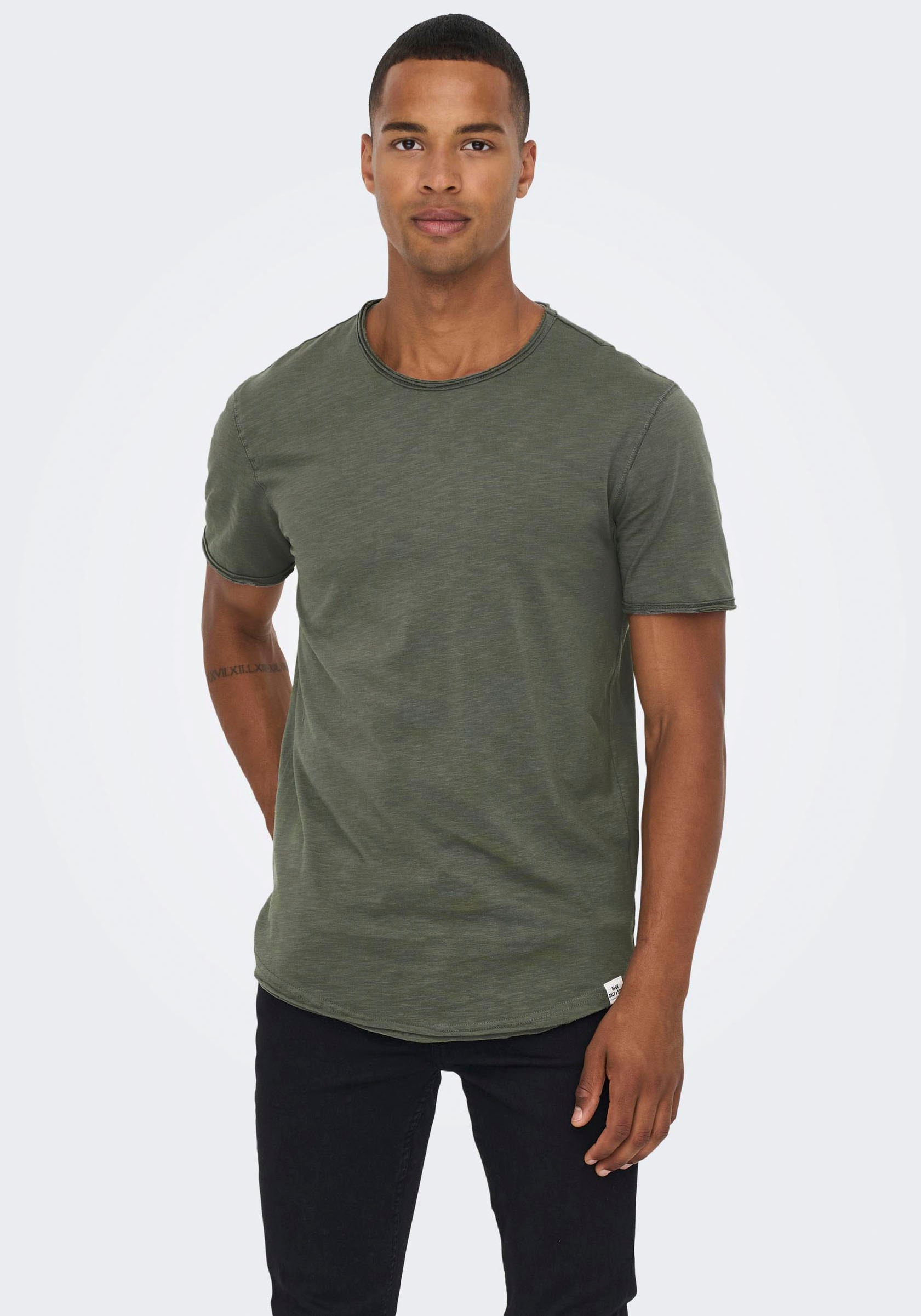 bei ♕ ONLY Rundhalsshirt NF TEE & SONS »ONSBENNE LONGY NOOS« 7822 SS