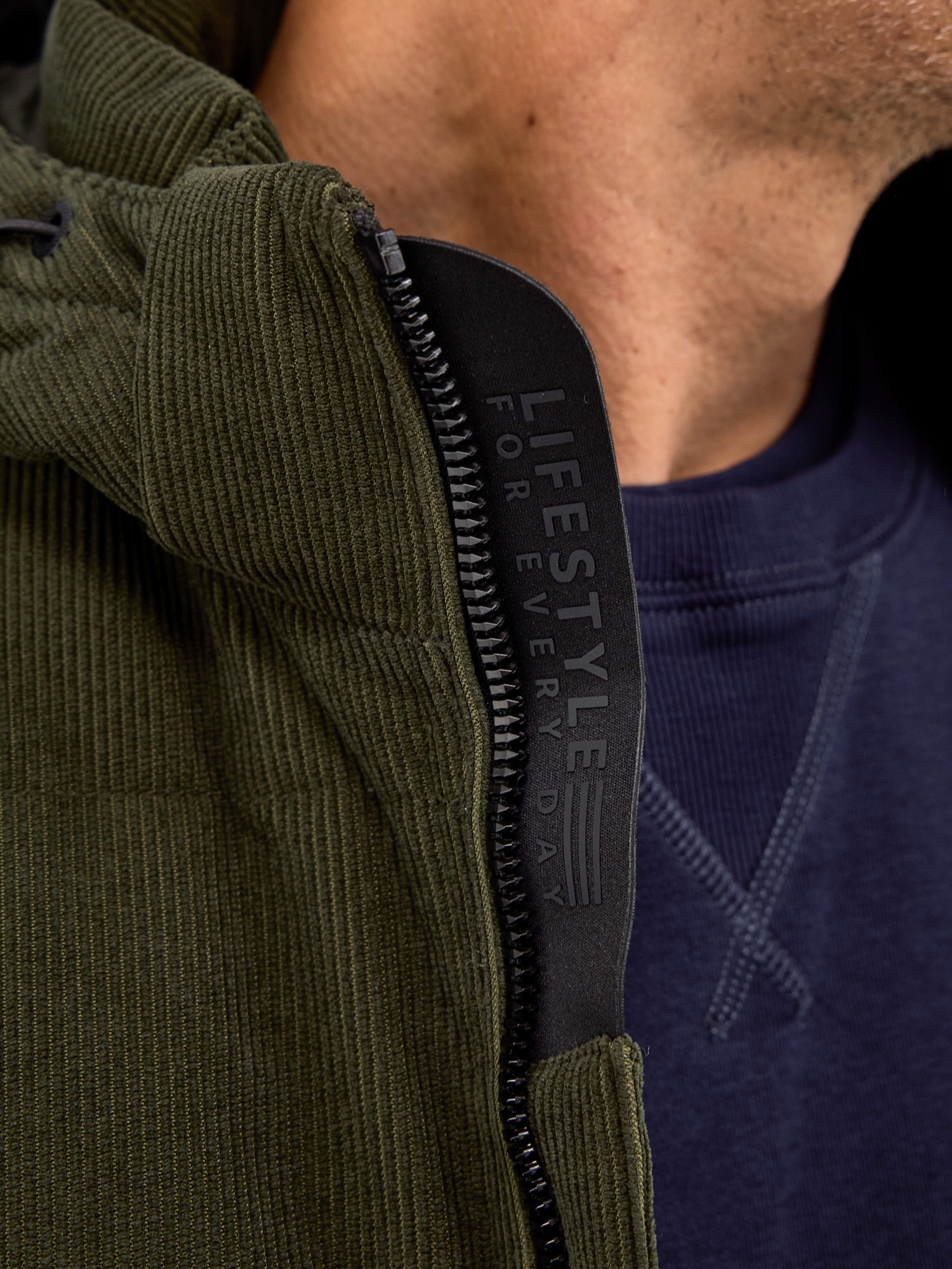 LERROS Winterjacke »LERROS Herren Steppjacke in funktionaler Cord-Optik« mit Kapuze Wasser- und windabweisend, atmungsaktiv