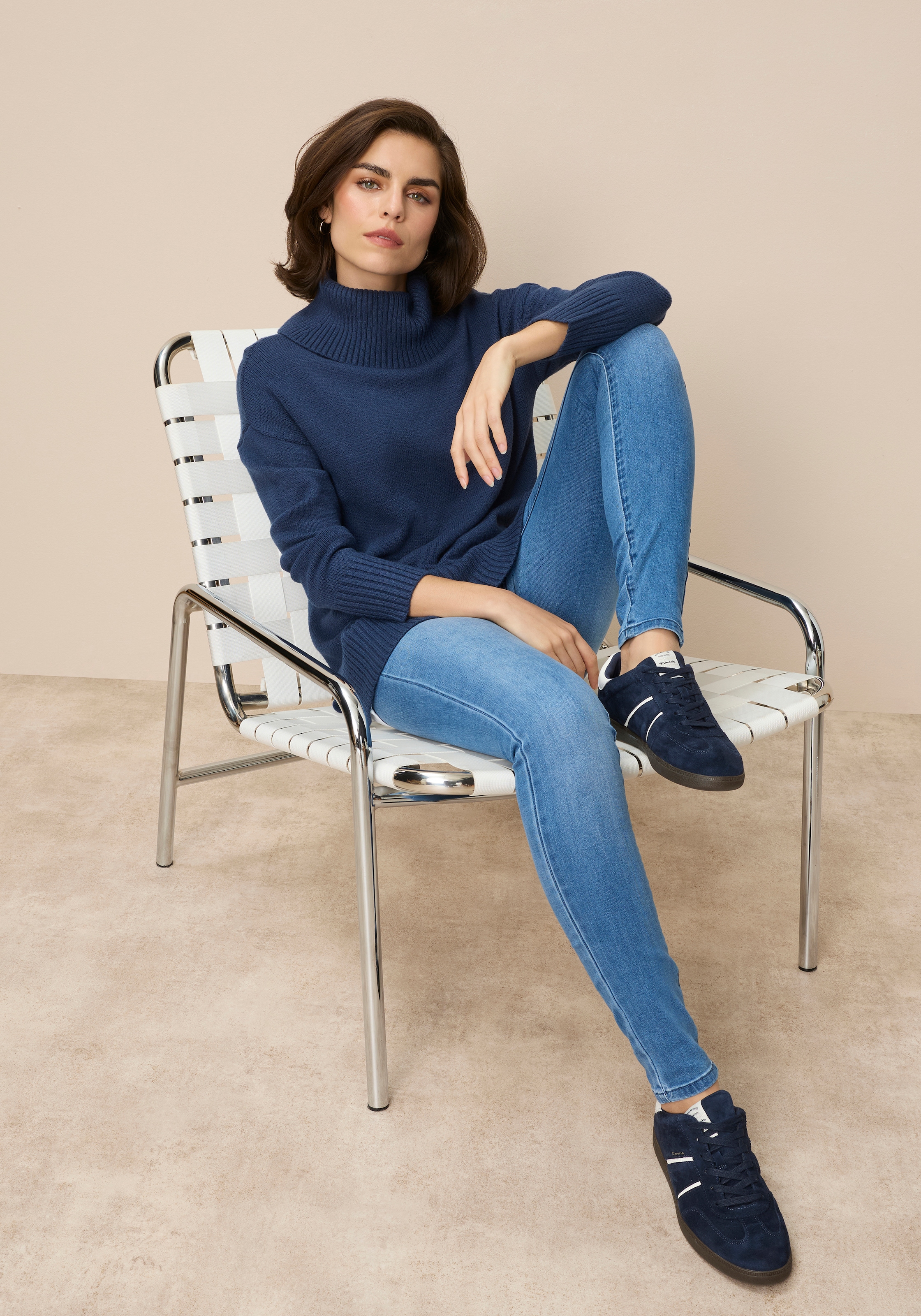 Tamaris Rollkragenpullover in lässiger Form mit seitlichen Schlitzen