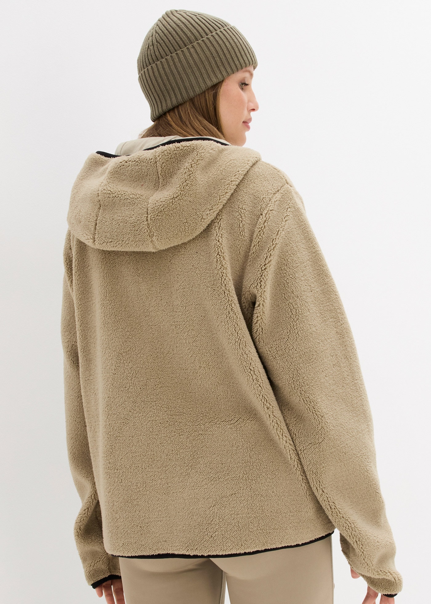 bonprix Fleecejacke mit Kapuze mit Kapuze, aus Teddy-Fleece, lässige Passform, mit Stehkragen
