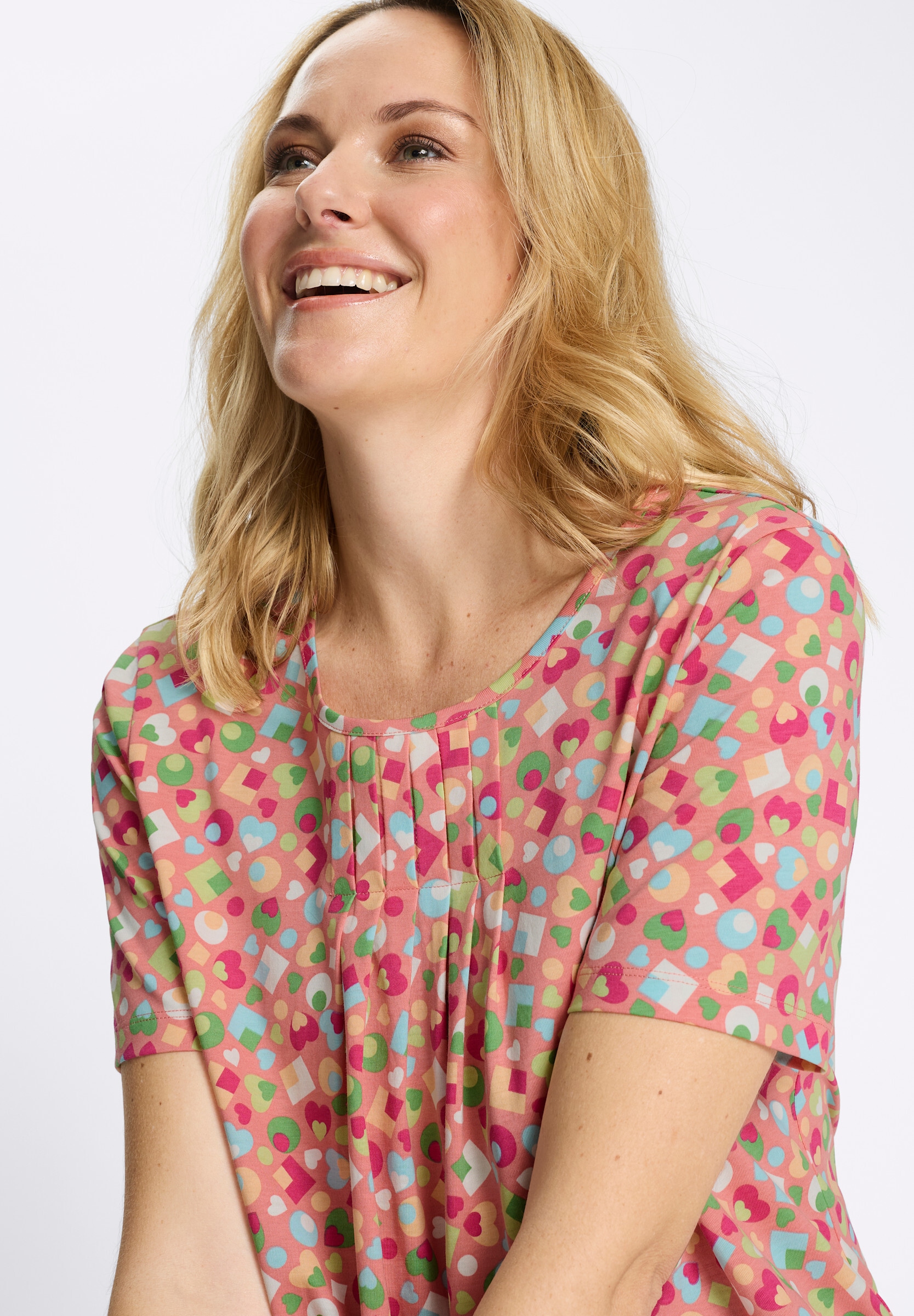 Sieh an! Longshirt »Kurzarm-Shirt Kurzarmshirt im bunten Allover-Print«