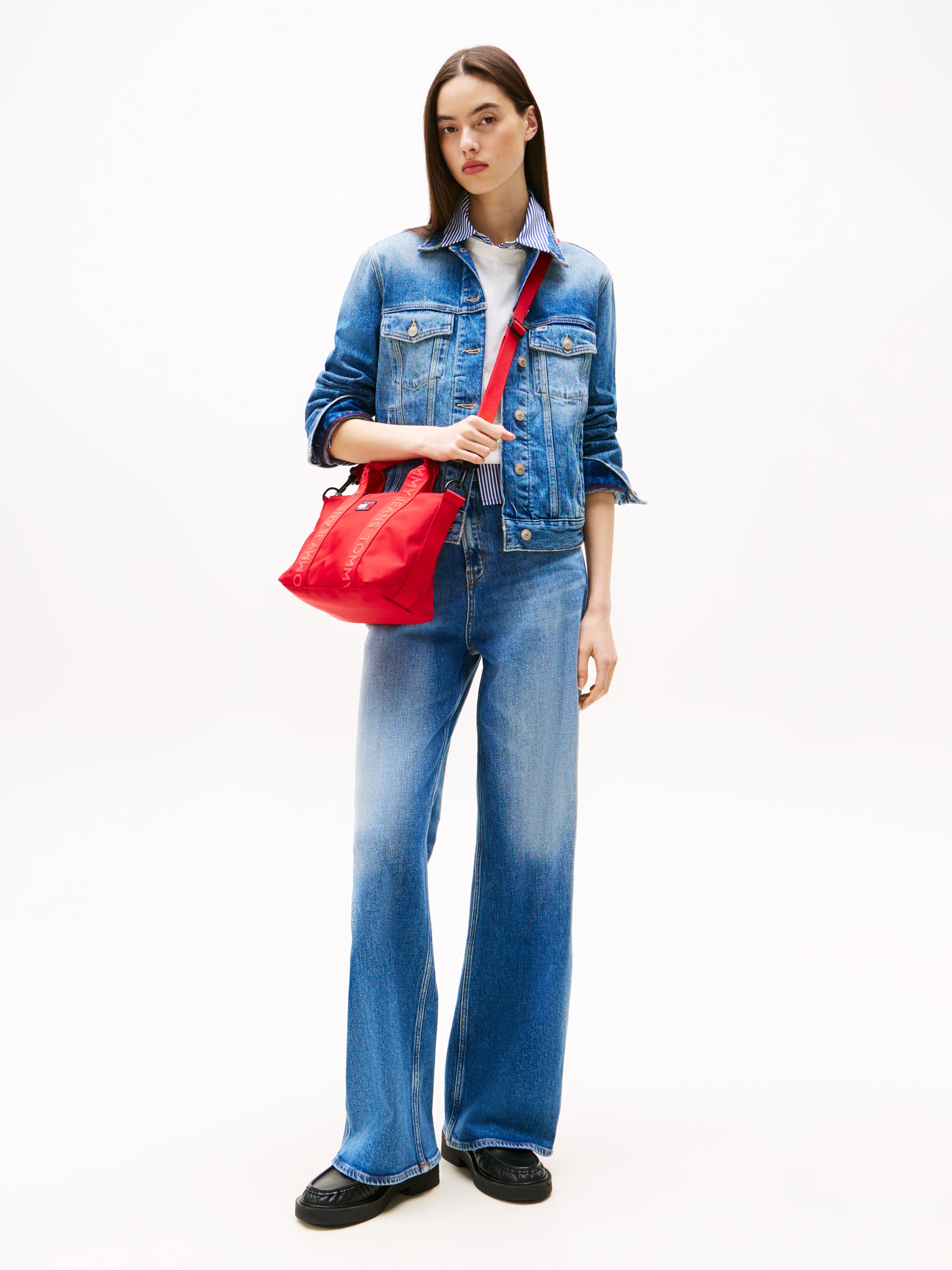 Tommy Jeans Weite Jeans »Claire High Rise«, mit Logo-Badge