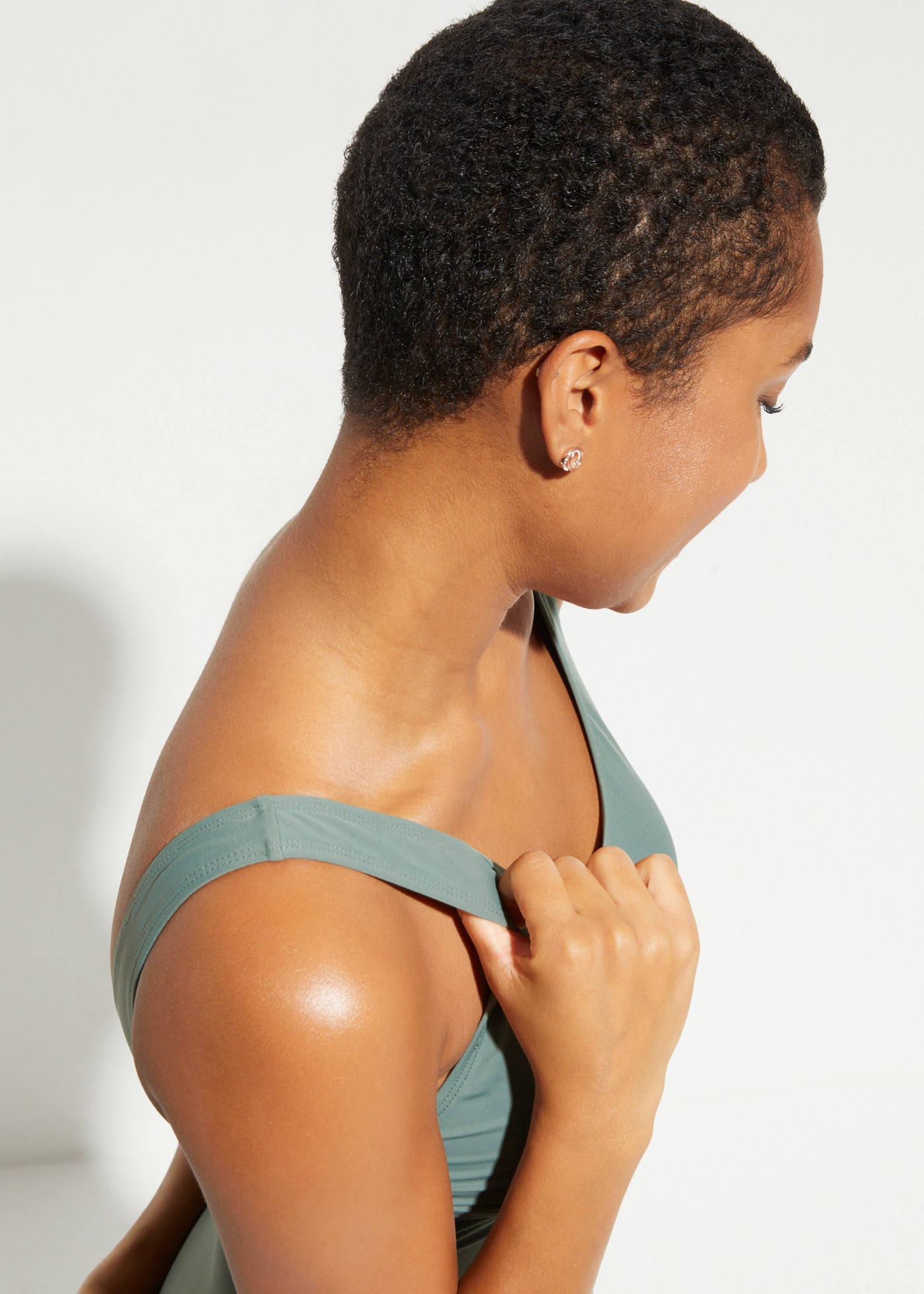 bonprix Badeanzug verschiedene Größen, Shape-Design mit Zierfalten, sportlicher Stil