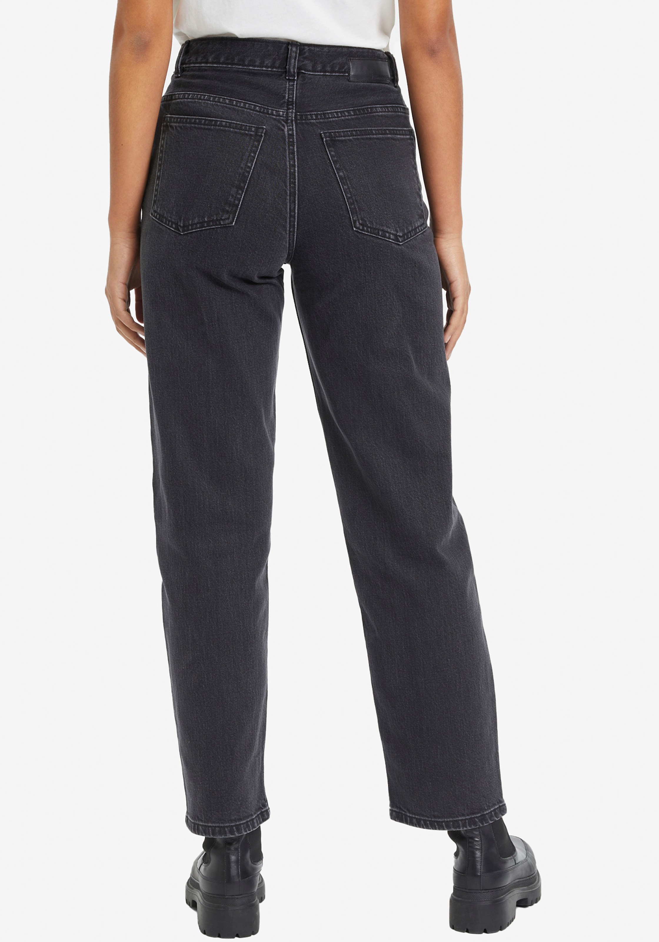 Tamaris Straight-Jeans, mit Logo-Badge - NEUE KOLLEKTION