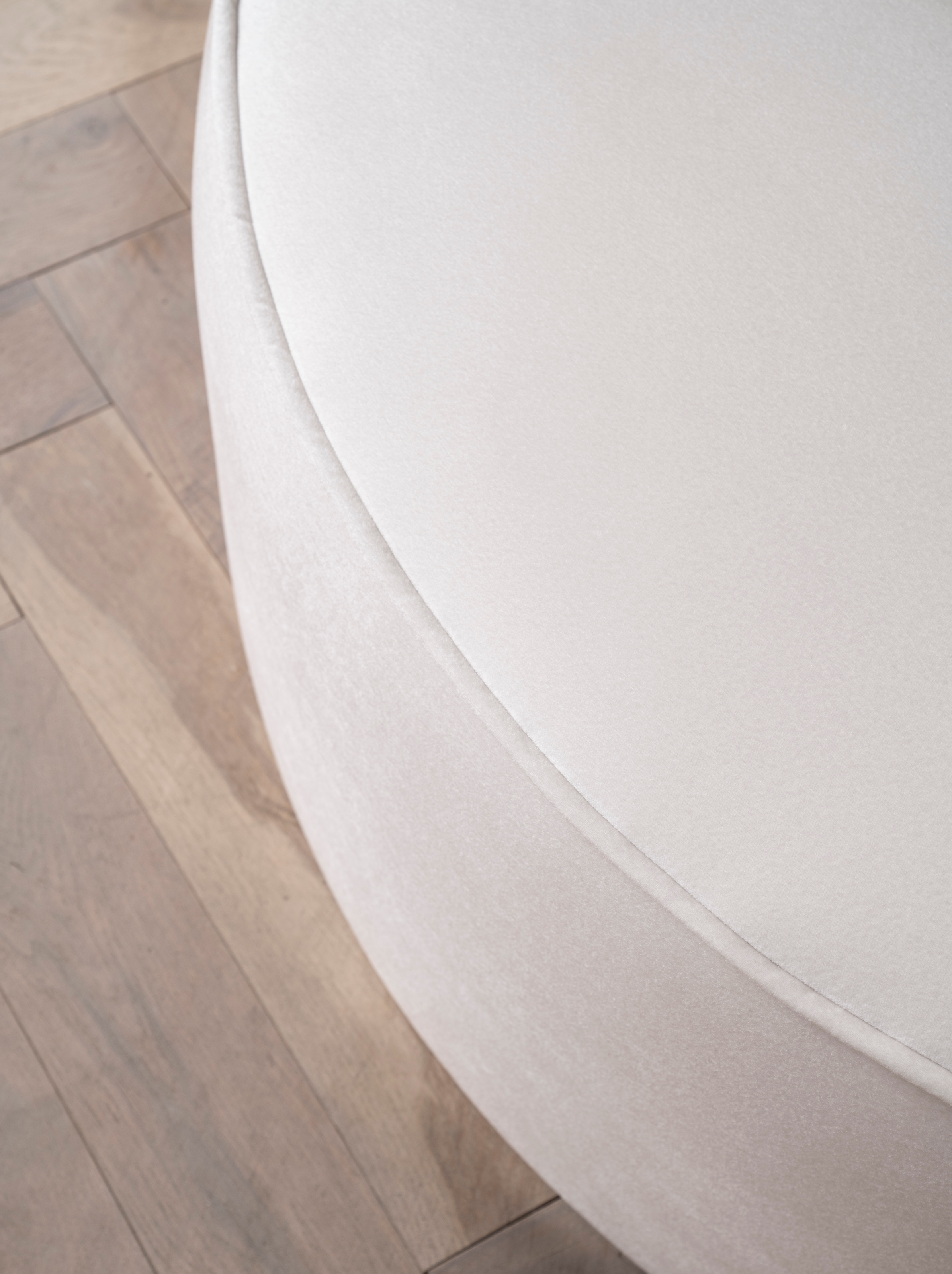 LeGer Home by Lena Gercke XXL-Sessel »ISALIE, Rundsessel mit Hocker, Lesesessel, Loveseat, Big-Sessel«, (Set), trendige Stoffe, 3 Zierkissen, große Sitzfläche, Cord, Samt, Bouclé
