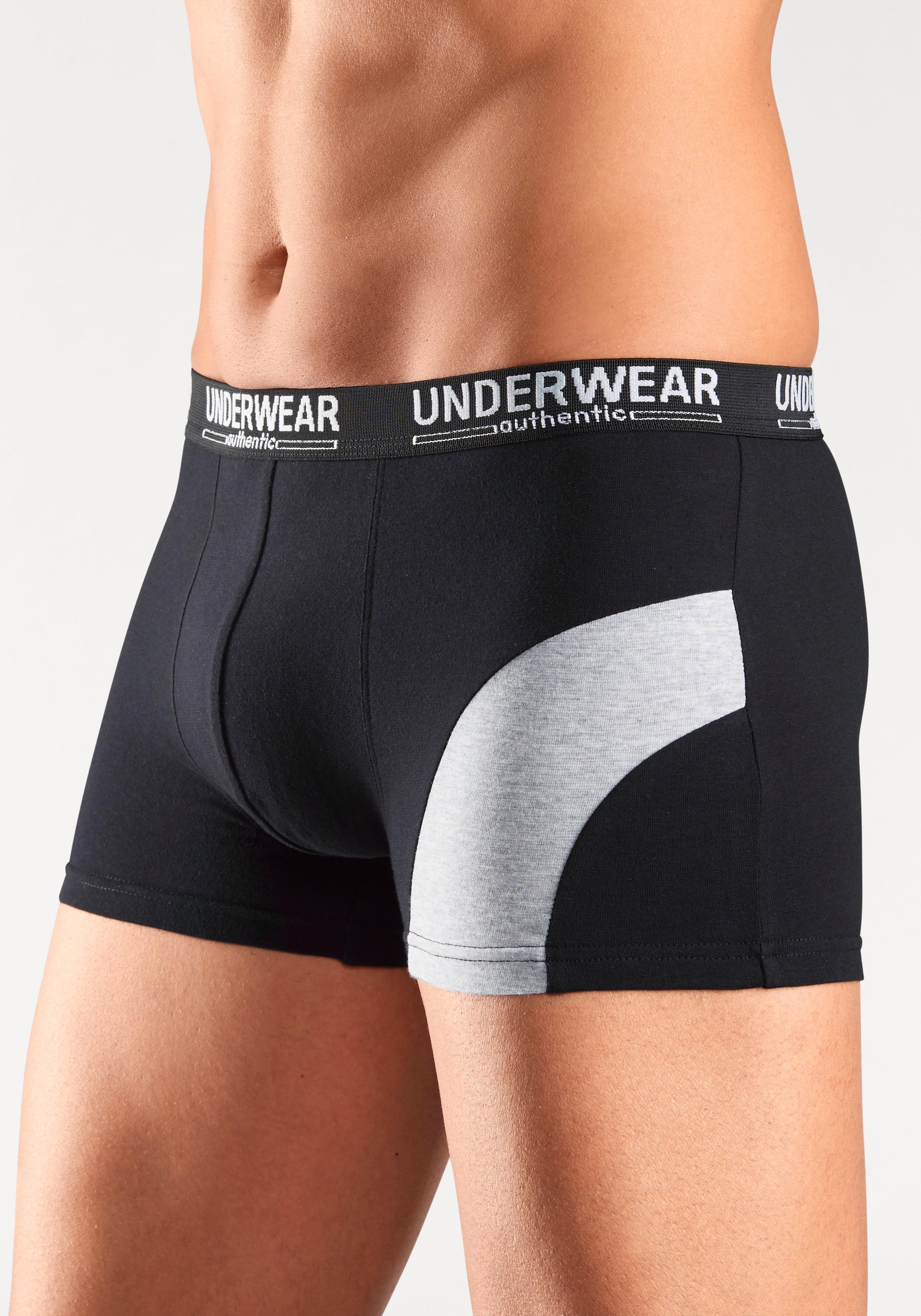 AUTHENTIC UNDERWEAR Boxer, (Packung, 4 ♕ St.), bei kontrastfarbenen mit Einsatz