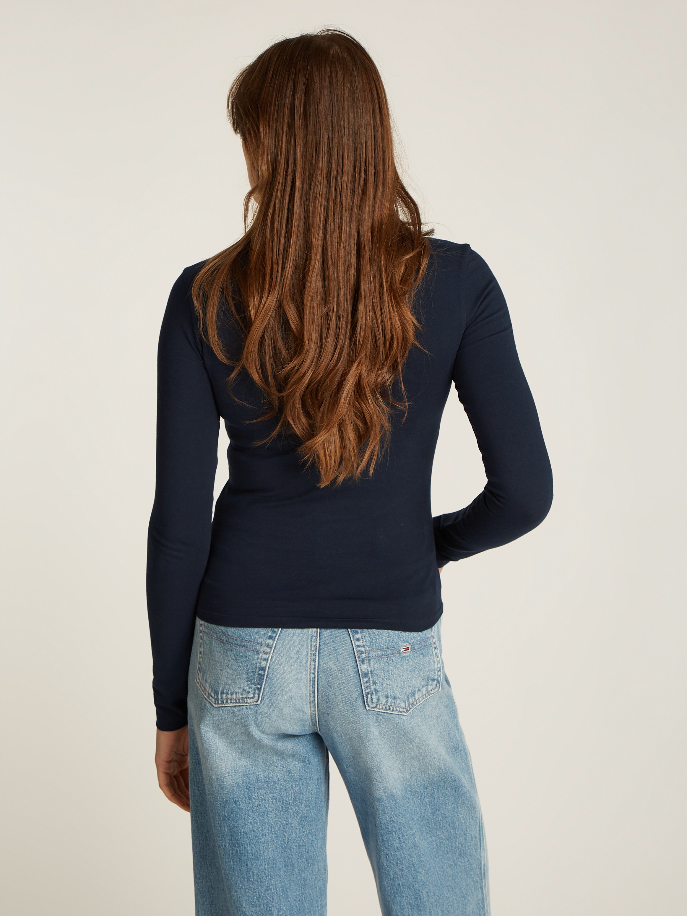 Tommy Jeans Langarmshirt »TJW SLIM LINEAR TEE LS EXT«, mit Logoschriftzug
