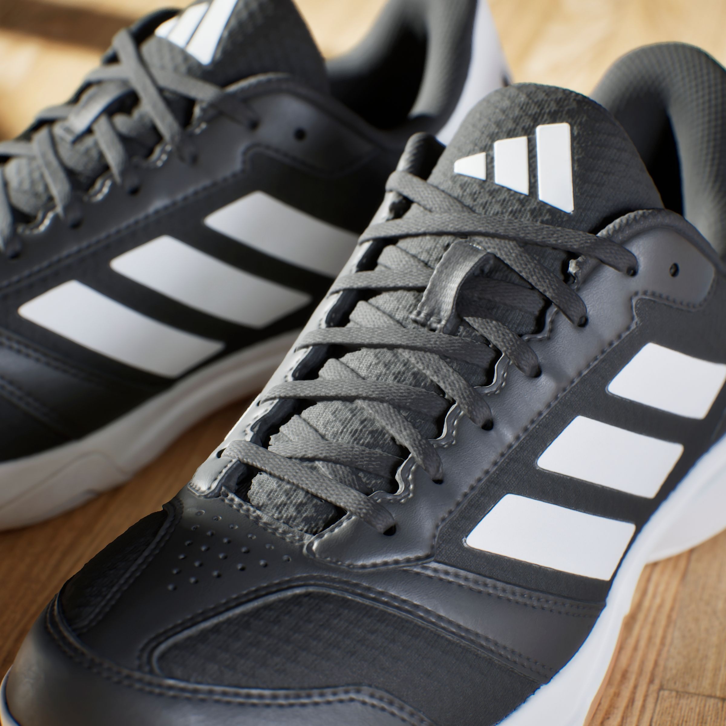 adidas Performance Hallenschuh »LIGRA 8 INDOOR«, geeignet für jeden Hallensport