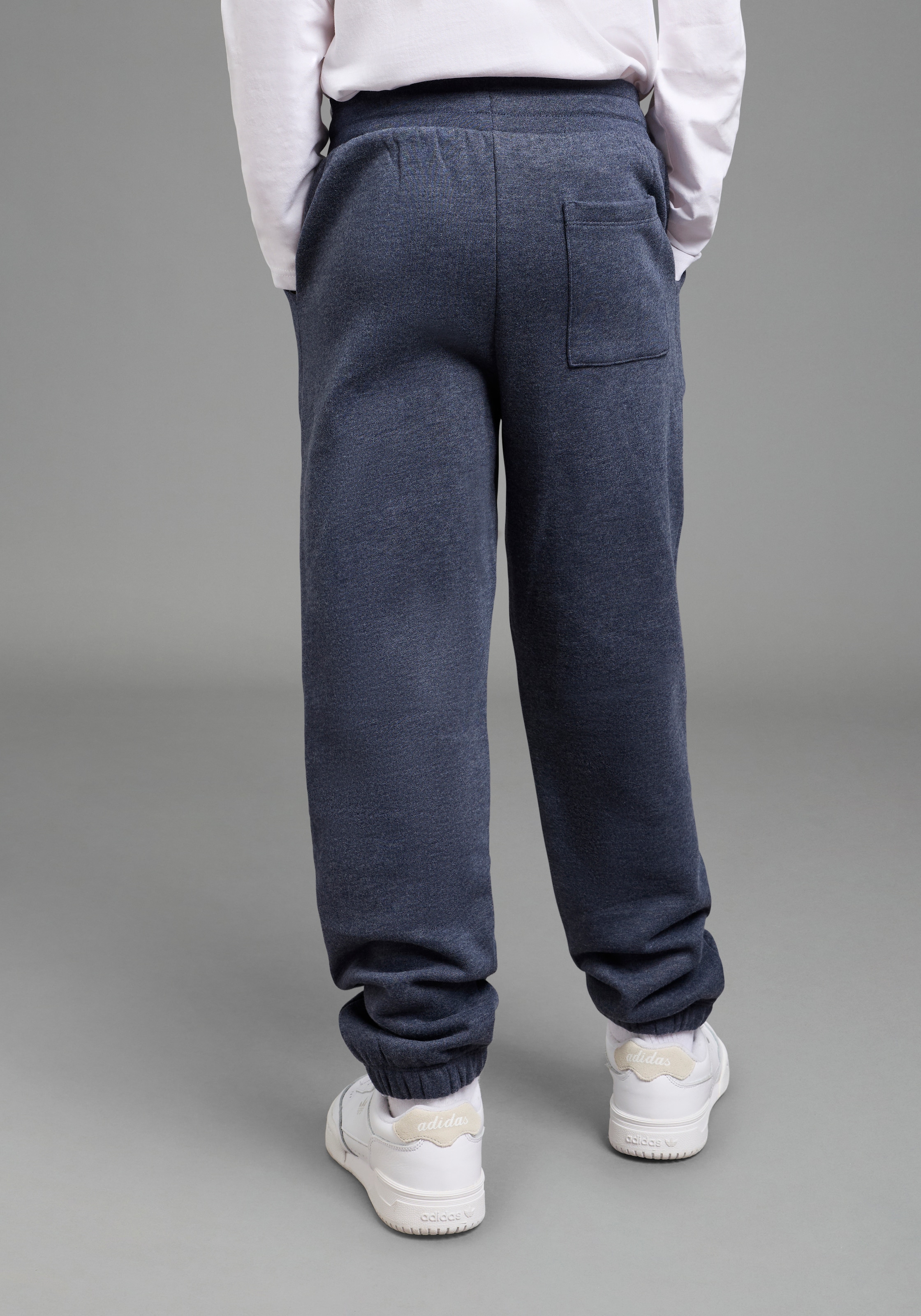 H.I.S Sweathose »H.I.S Basic Sweatshose, Jogginghose für Jungen«  Für TEENS. Sweathose mit kleinem Badge