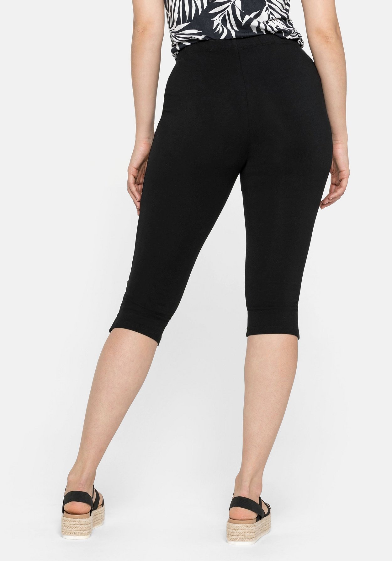 Sheego Leggings »Leggings mit Raffung und Deko-Knöpfen am Saum«