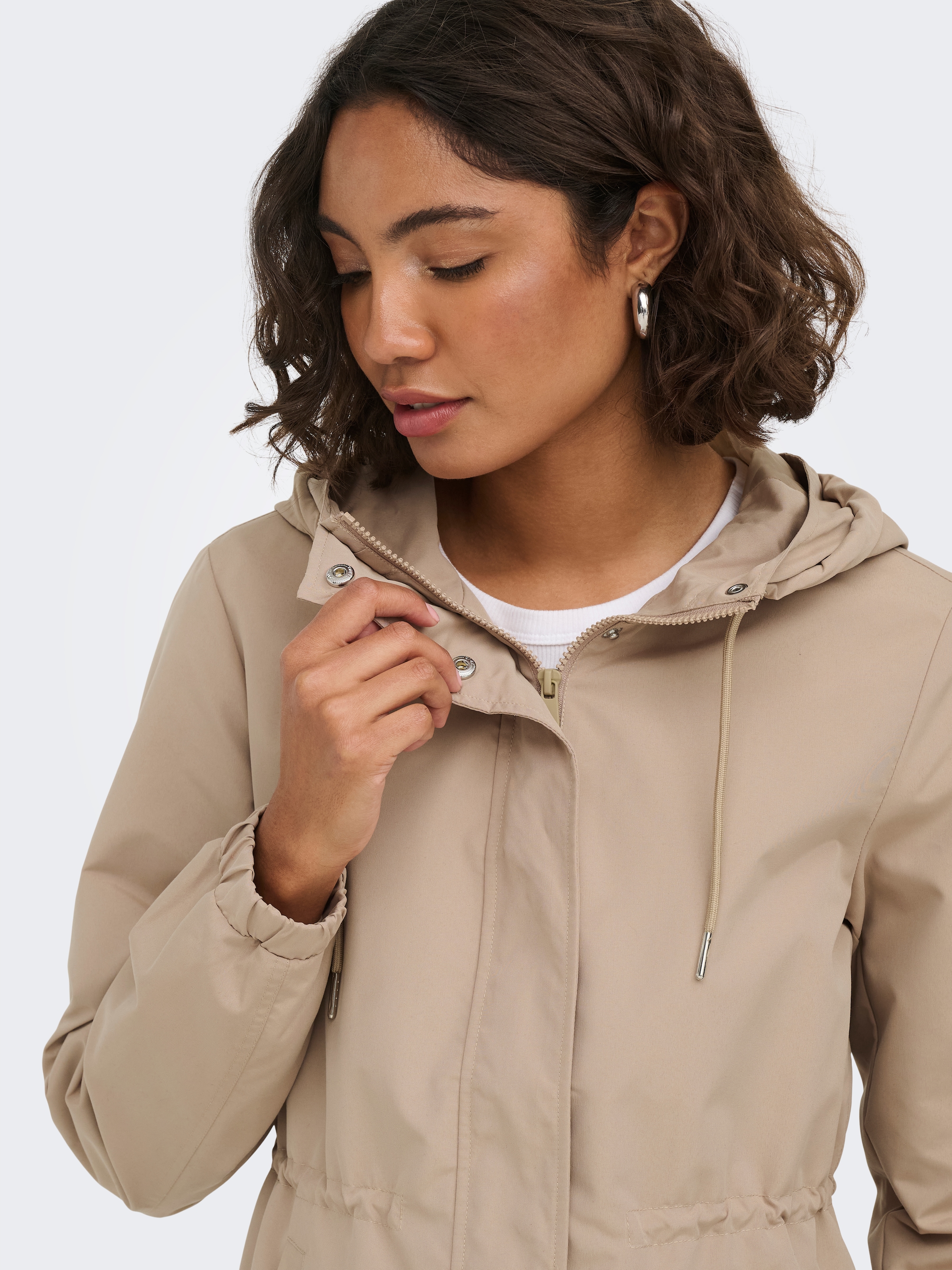 ONLY Parka »ONLASTA LIFE STRING PARKA OTW« mit Kapuze Kunstfaser