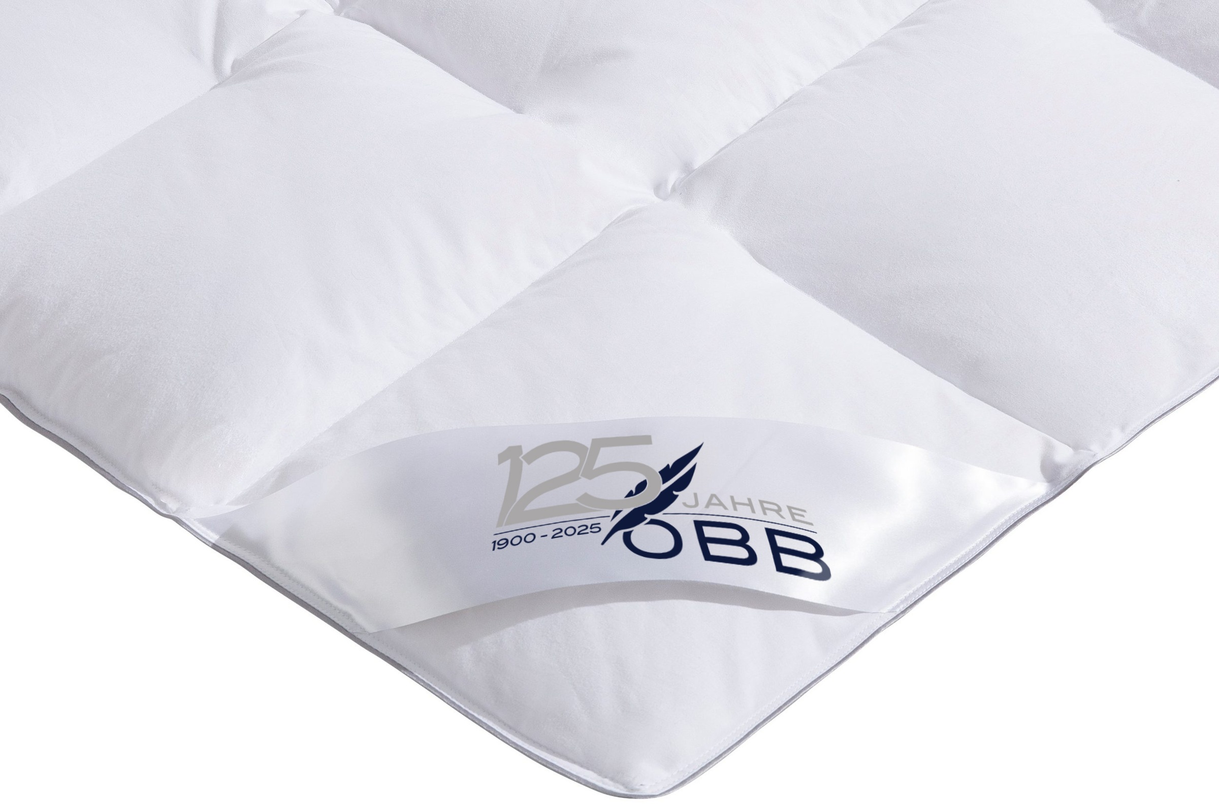 OBB Daunenbettdecke »Edition 125 Jahre, Bettdecken für Sommer und Winter, Ganzjahresdecke«. Füllung 90%Daunen, 10% Federn, Bezug 100% Baumwolle, Bettdecke 135x200 cm, 155x220 cm & weitere Größen, Made in Germany