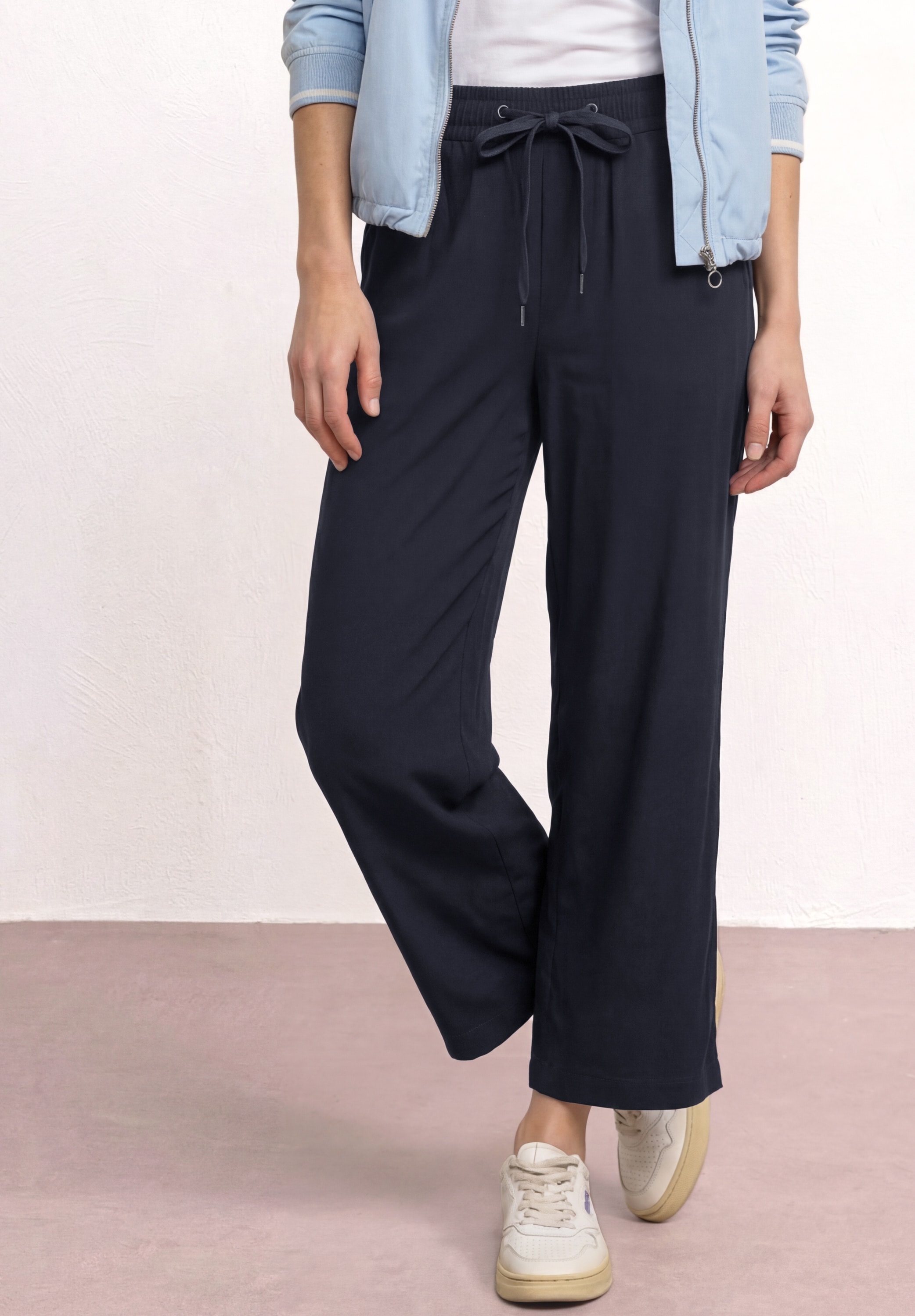 STREET ONE Stoffhose »Style Emee«  3/4-Sommerhose mit elastischem Bund und Tunnelzug