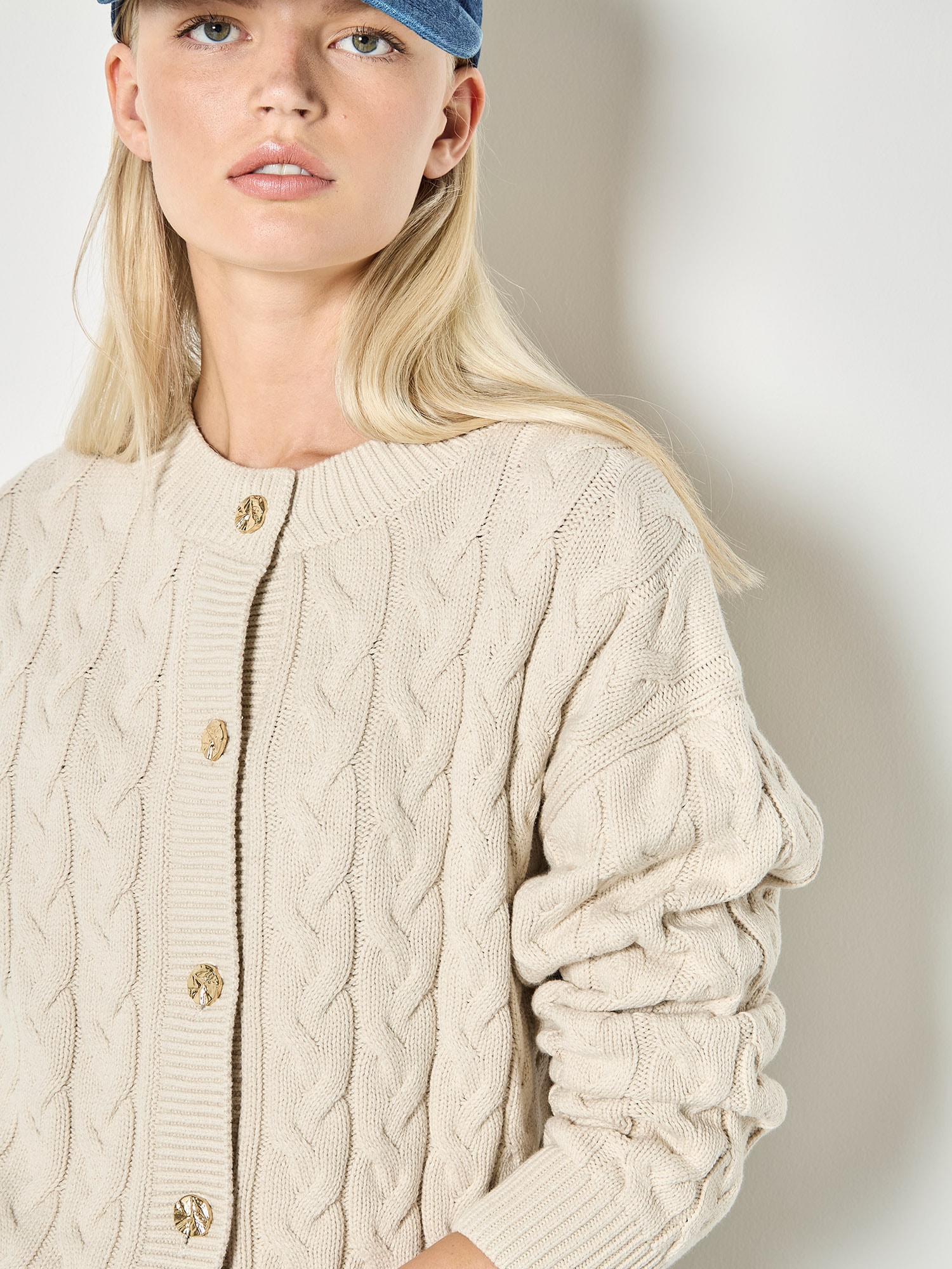 Apricot Cardigan »Strickjacke mit Knopfleiste« und Zopfmuster