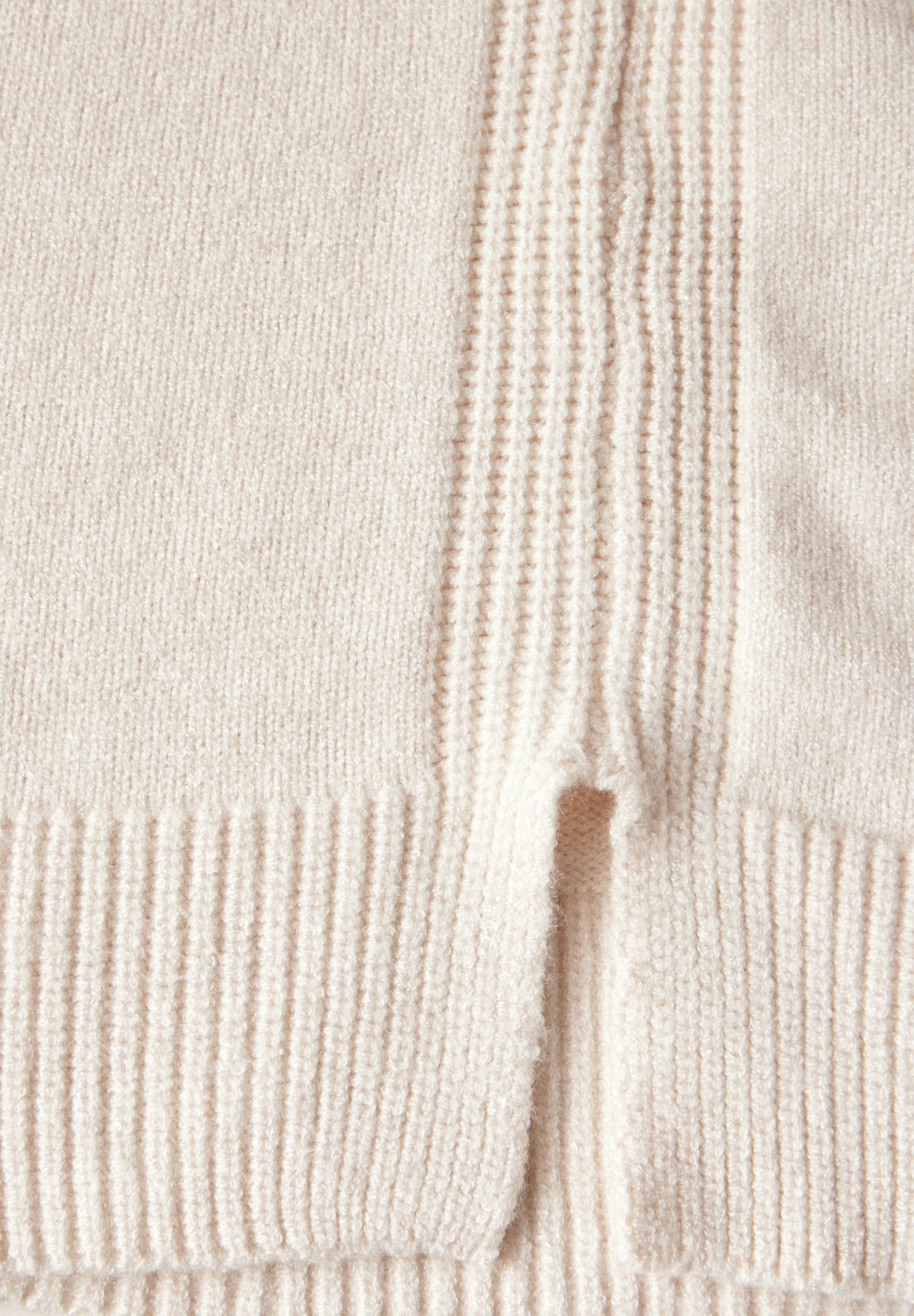 STREET ONE Strickpullover, Kragen mit Knopfdetail