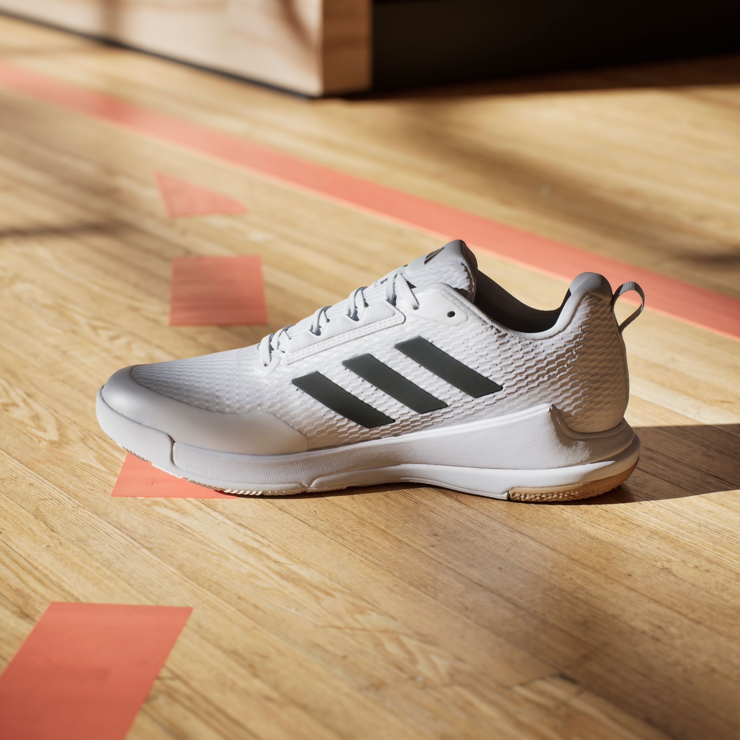adidas Performance Hallenschuh »NOVAFLIGHT 2 INDOOR«, besonders geeignet für Handball und Volleyball