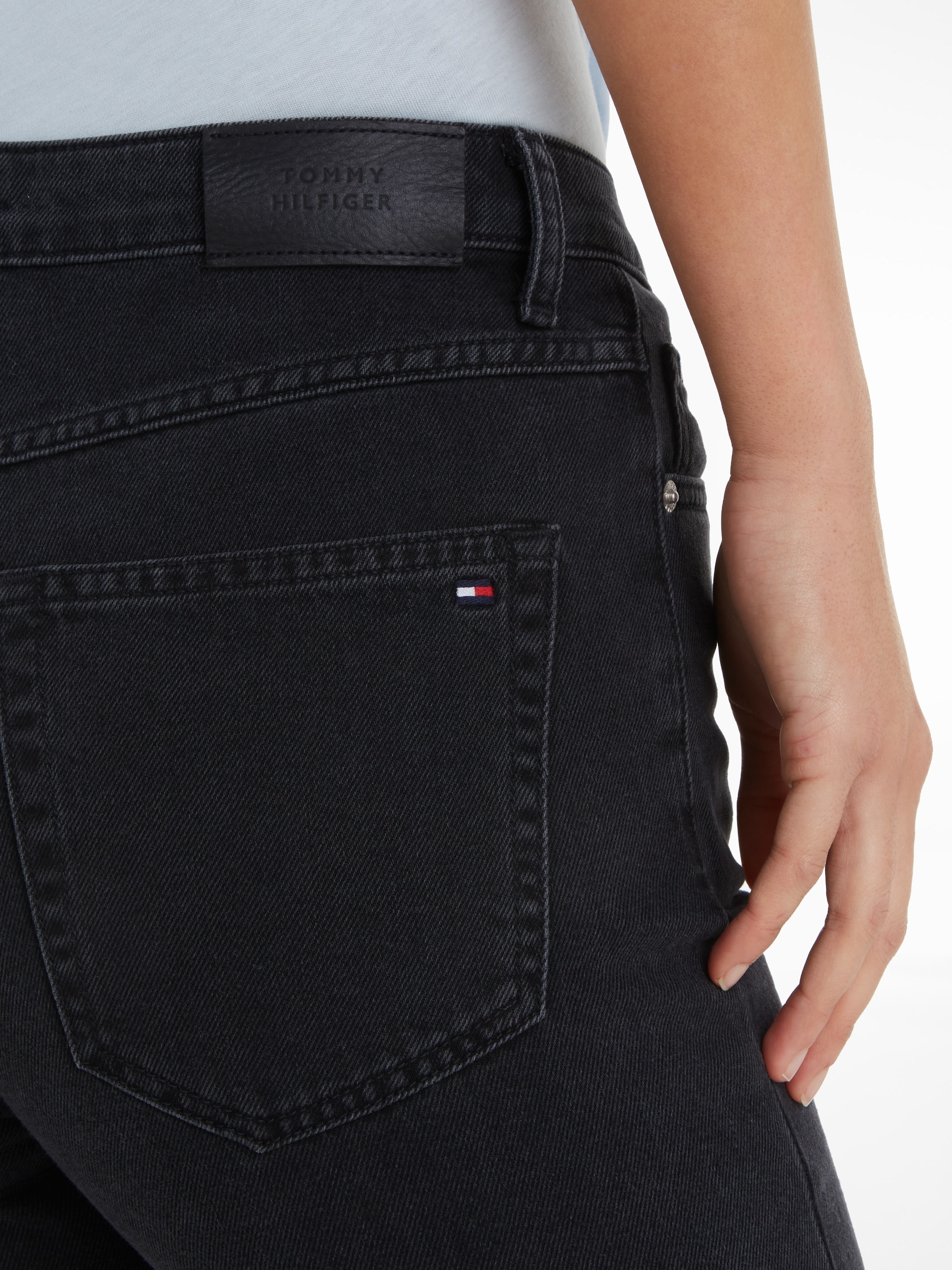 Tommy Hilfiger Straight-Jeans »CLASSIC STRAIGHT HW«, mit Tommy Hilfiger  Leder-Badge bei ♕