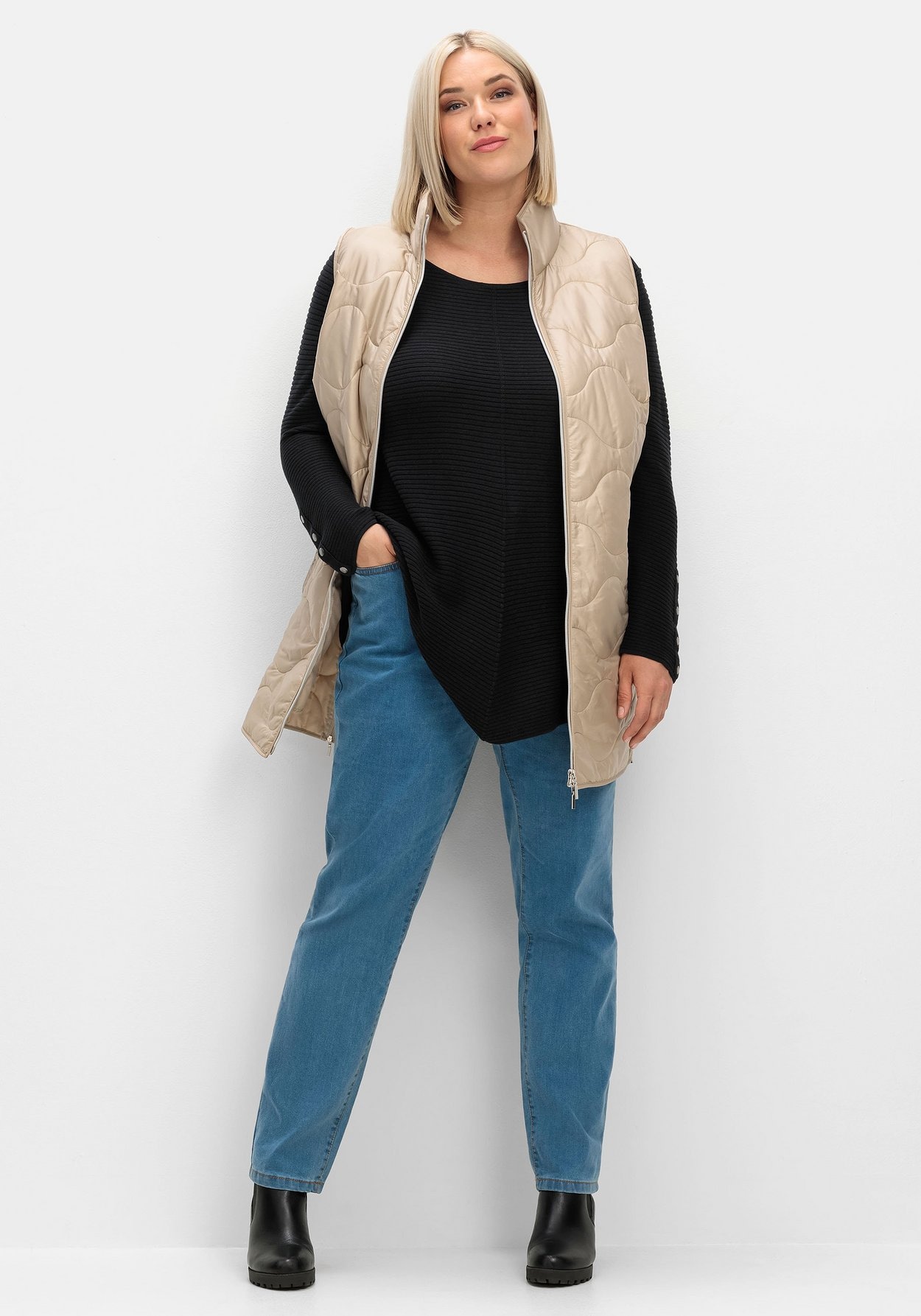 Sheego Rundhalspullover »Pullover mit spitz zulaufendem Saum«
