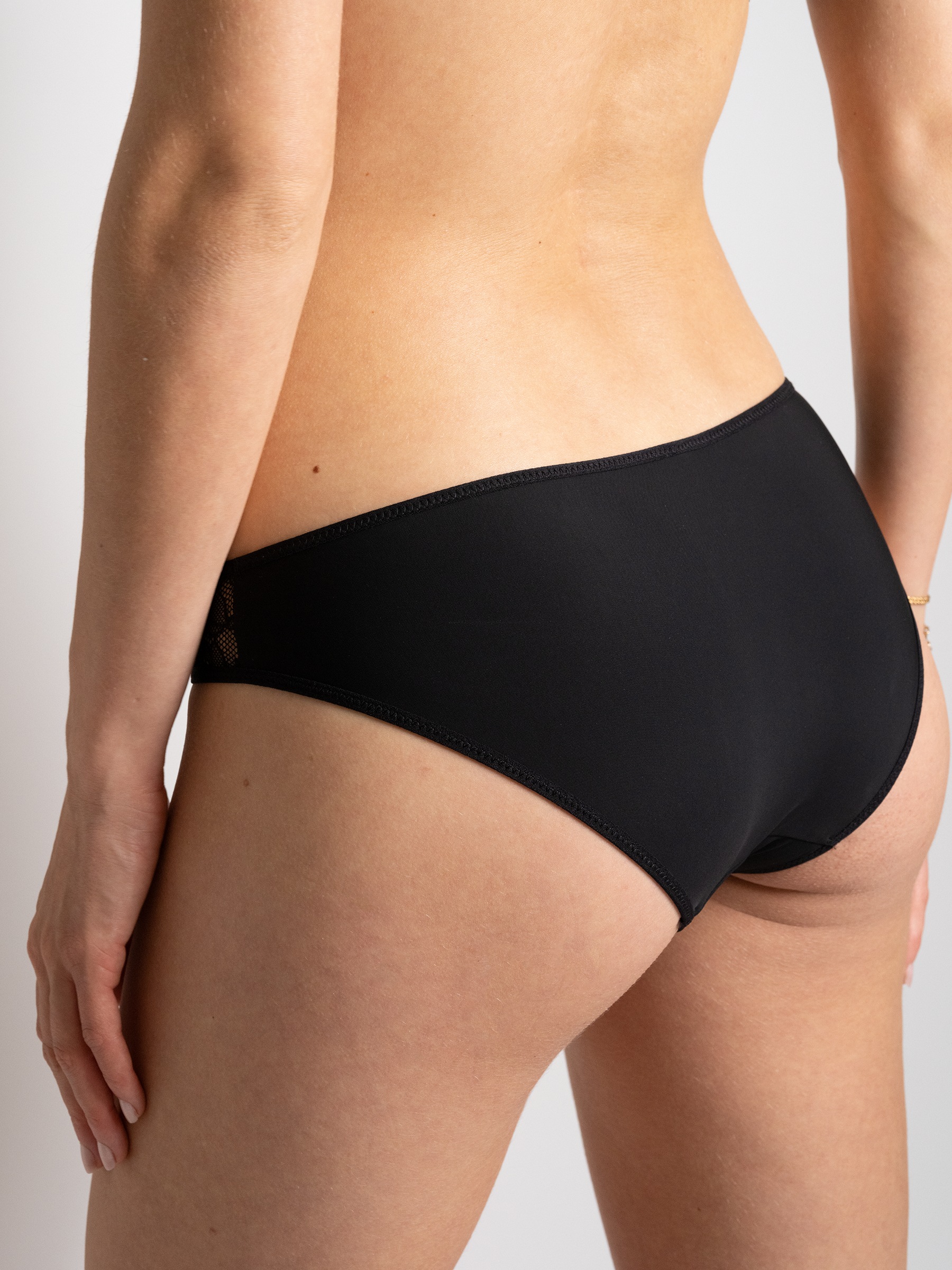 PASSIONATA Slip »PILA«, seitliche Spitzeneinsätze, Microfaser, elastischer Bund